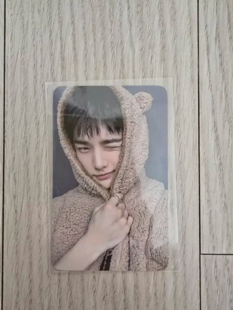 【送料無料，正規品】 Stray Kids(ストレイキッズ・スキズ・SKZ) 聞いている トレカ ヒョンジン(HYUNJIN) その他