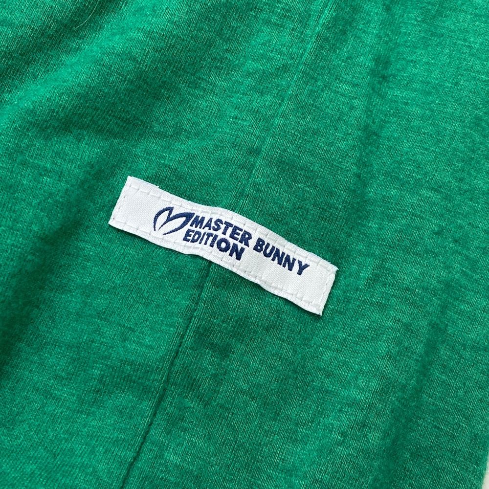サイズ：6 MASTER BUNNY EDITION マスターバニーエディション  ハイネック長袖Tシャツ  グリーン系 [240101474348] ゴルフウェア メンズ ストスト サイズ：6 MASTER BUNNY EDITION マスターバニーエディション