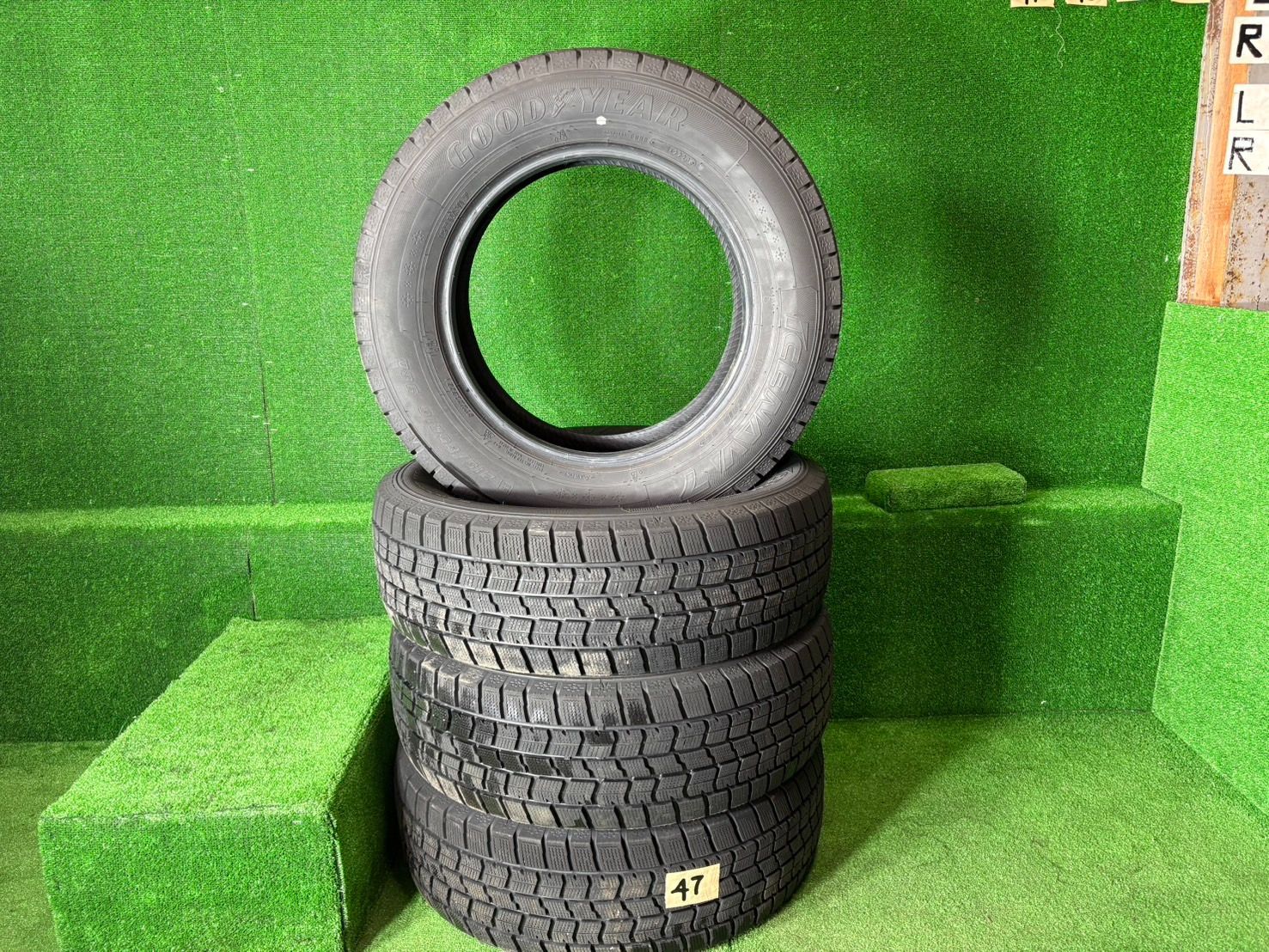 GOODYEAR ICE NAVI 7 215|65R16 98Q スタッドレス 4本セット 2025年製 残溝8.8mm 上