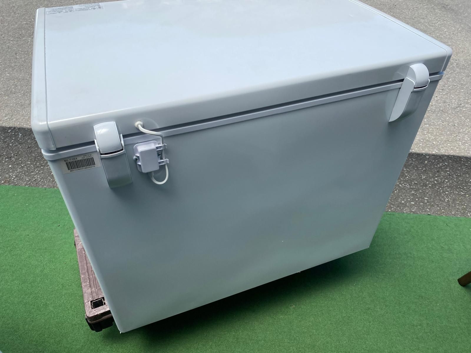 中古品】熊本県店舗引取り限定 シャープ 冷凍庫 FC-S20D-W 200L 