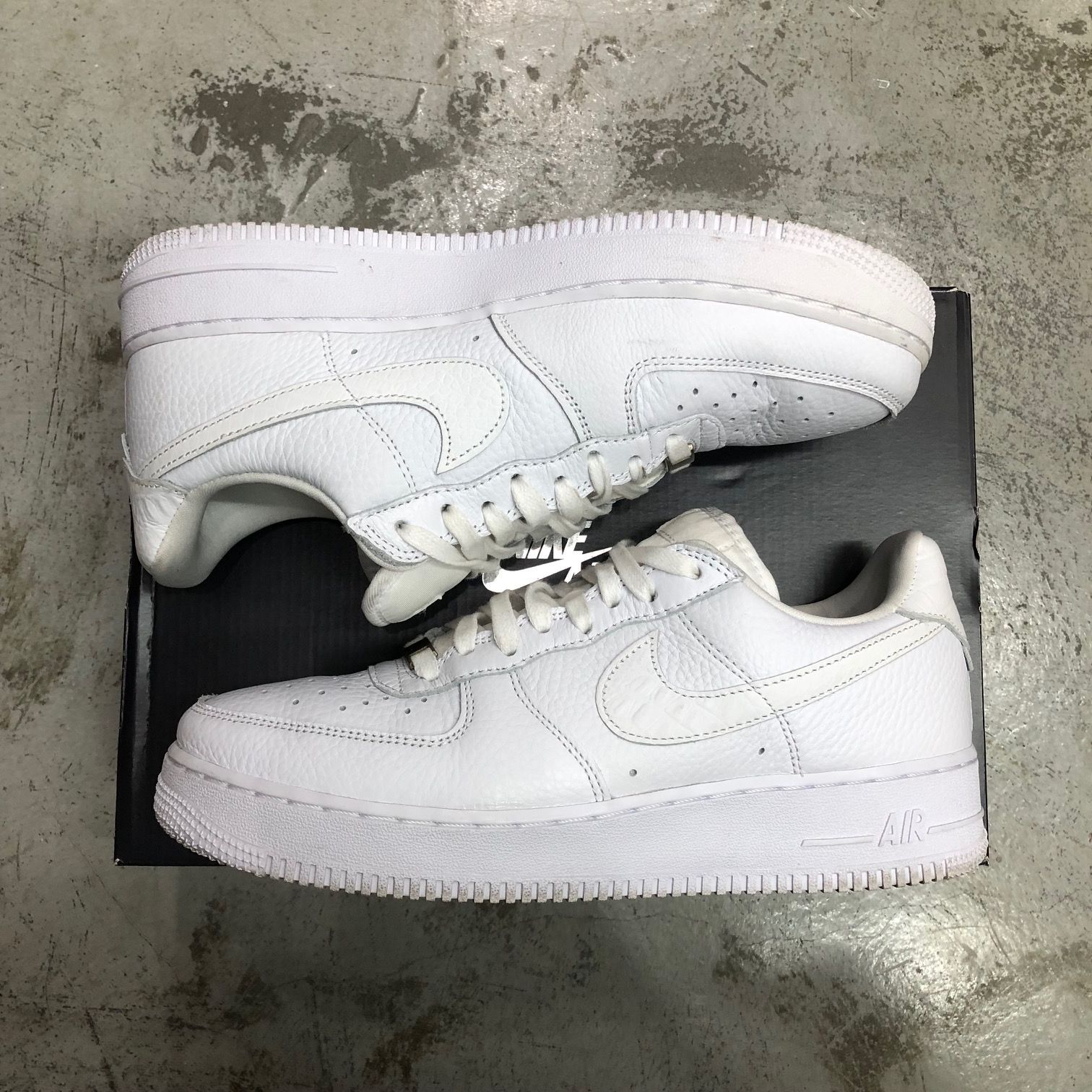 国内正規 NIKE AIR FORCE 1 07 CRAFT cu4865-100 クロコ型押し エア 