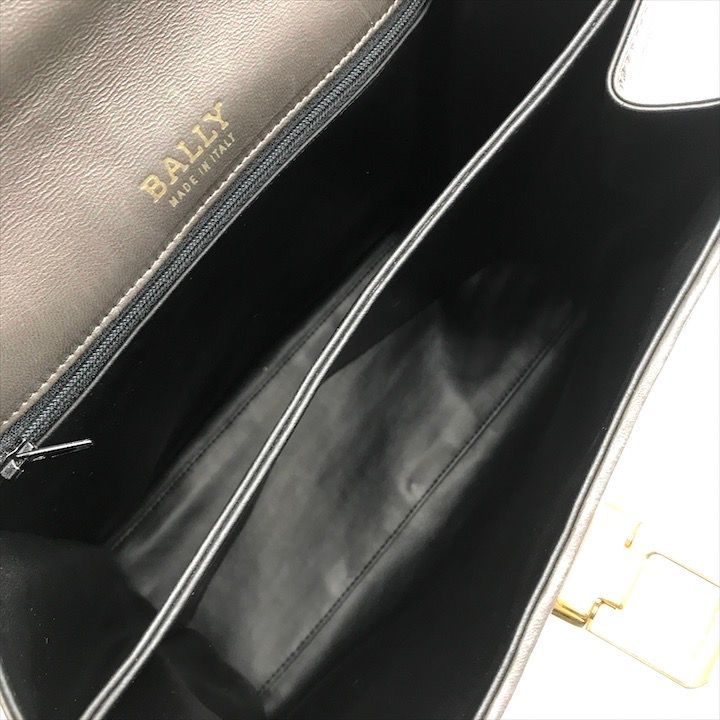 グレー B