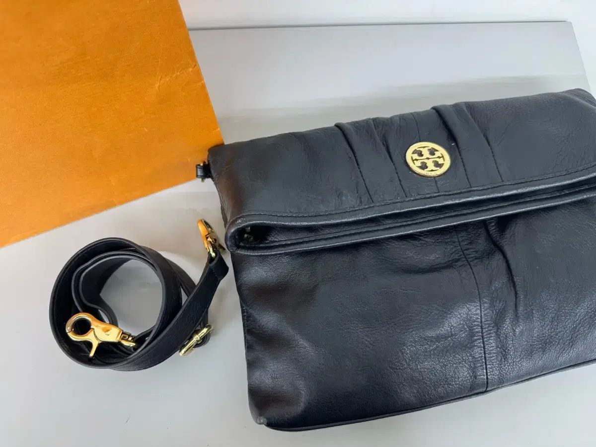 クラッチバッグ