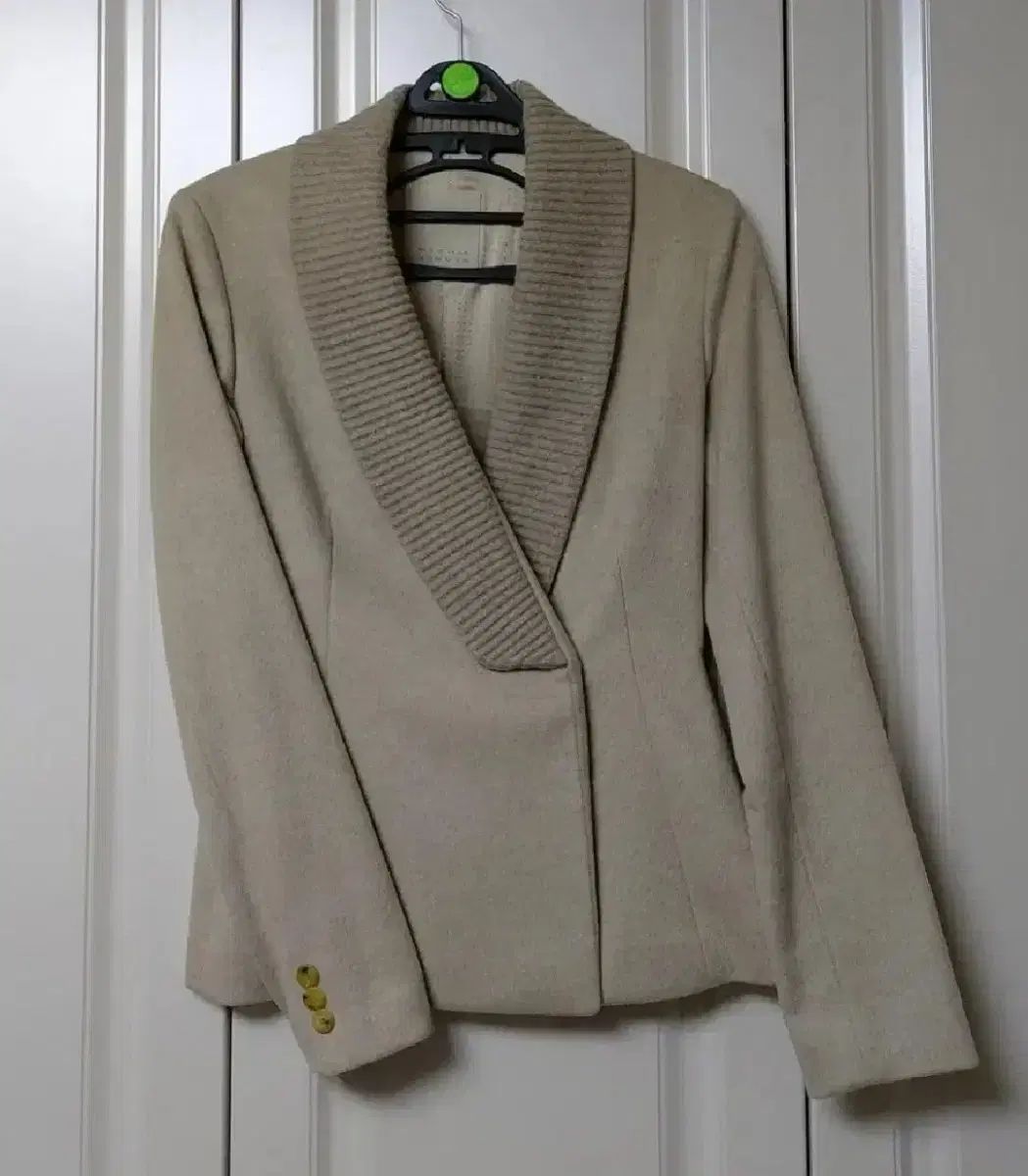 モカシミア混紡スーツ