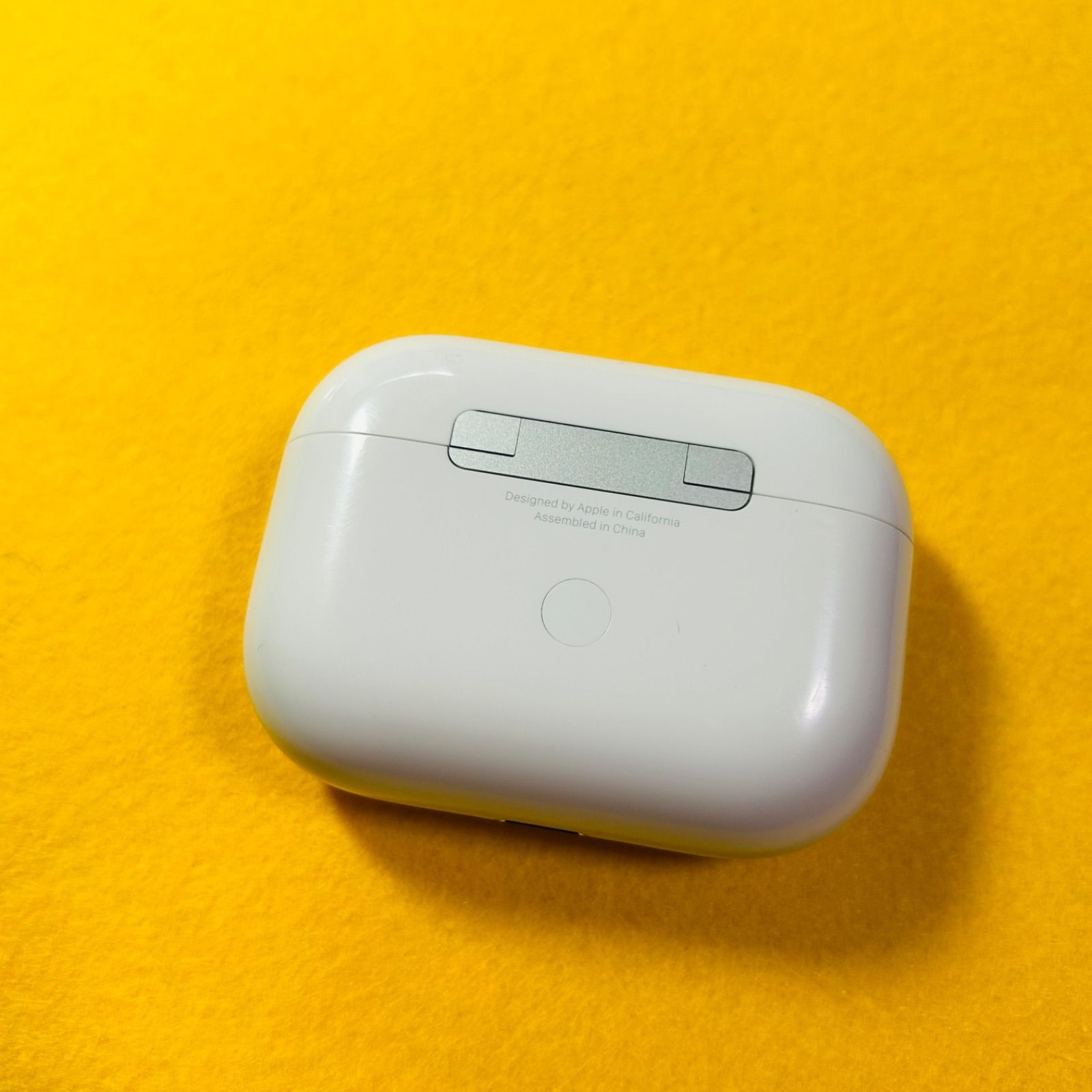 新品買取 爆速発送 中古 Apple AirPods With Charging Case MV7N2J/A