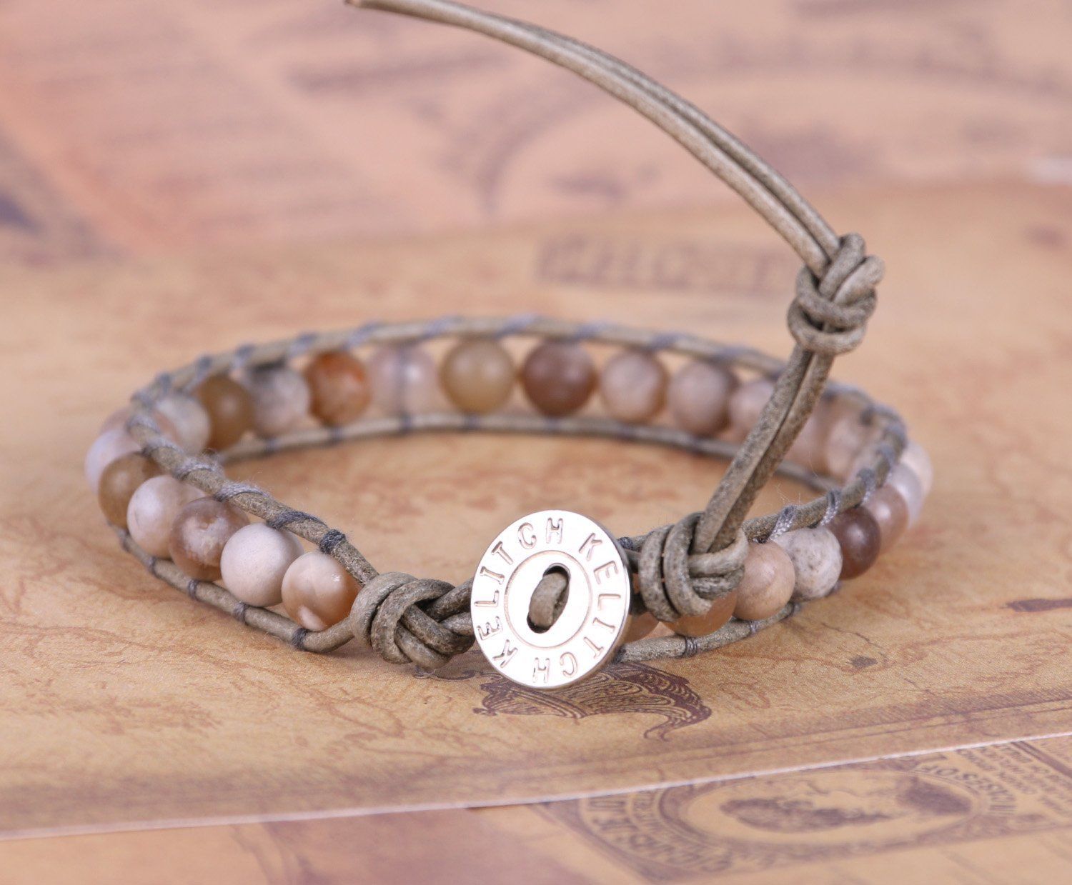 ビーズ バングル