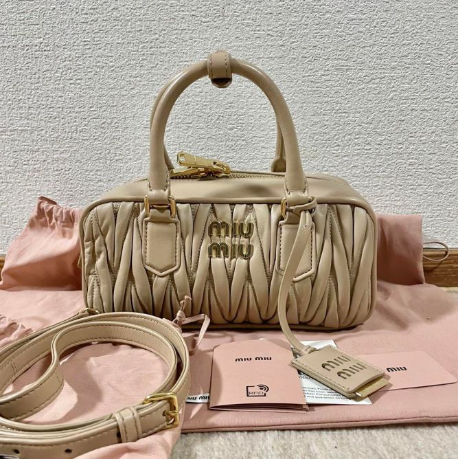 美品★MIU MIU バッグ ミュウミュウ アルカディ マテラッセ レザートップ ショルダーバッグ サンドベージュ