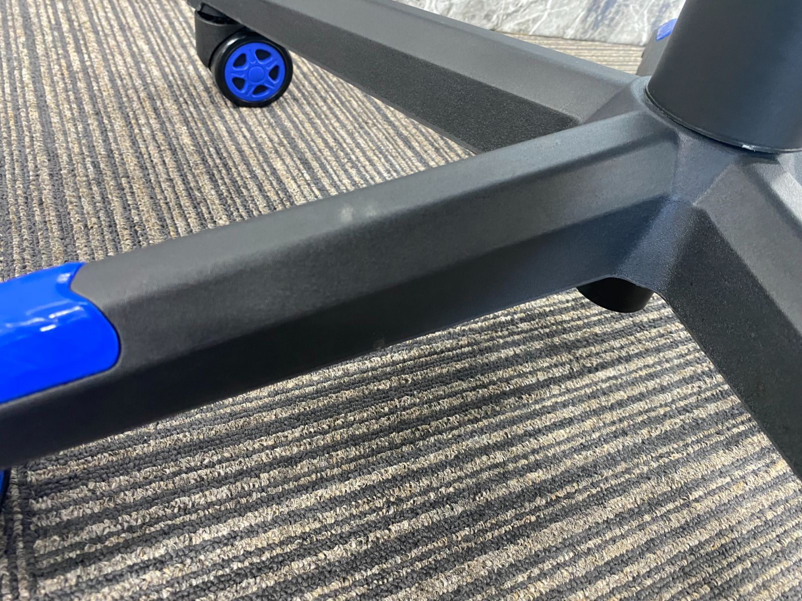 ゲーミングチェア GT002F