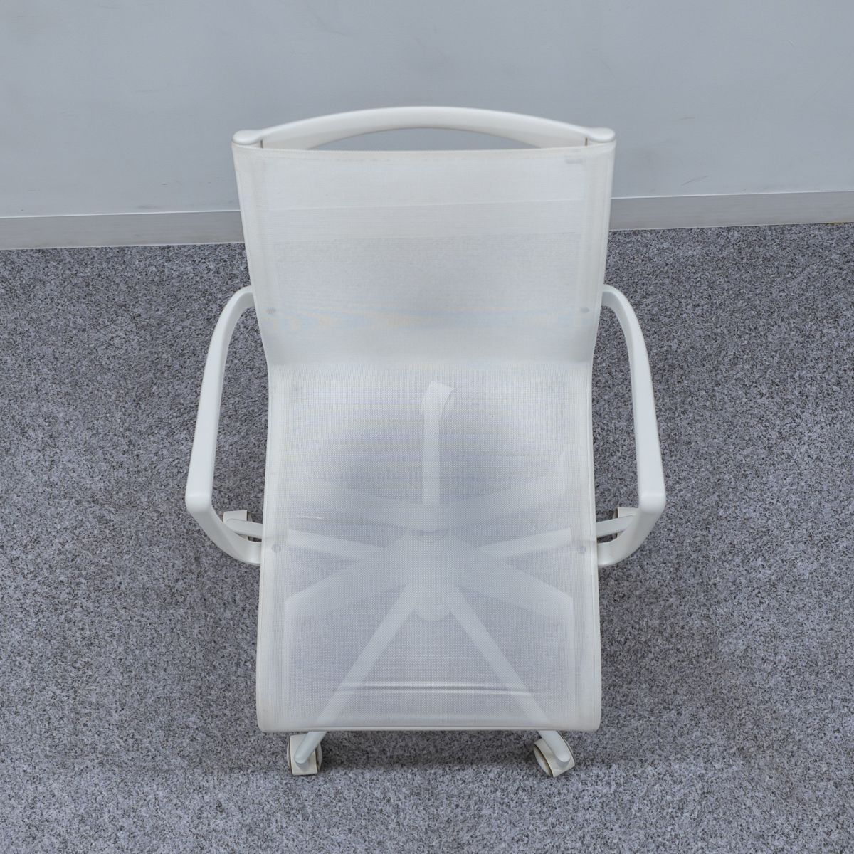 Alias アリアス ROLLINGFRAME ローリングフレーム キャスター アーム チェア メッシュ ホワイト アルベルト メダ 定価20万 1 MARWIL-DEMENAGEMENTS_CH