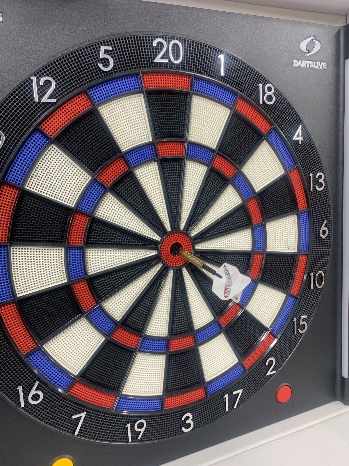 DARTSLIVE-2005 ダーツシステム DARTSLIVE-2005 ダーツシステム About the dartboard