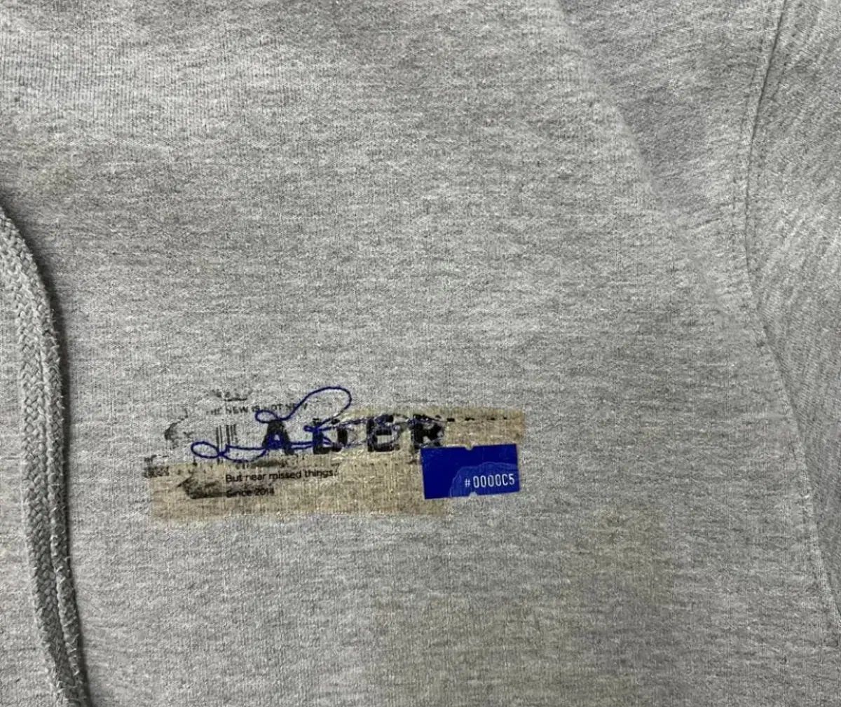 フード付きTシャツ