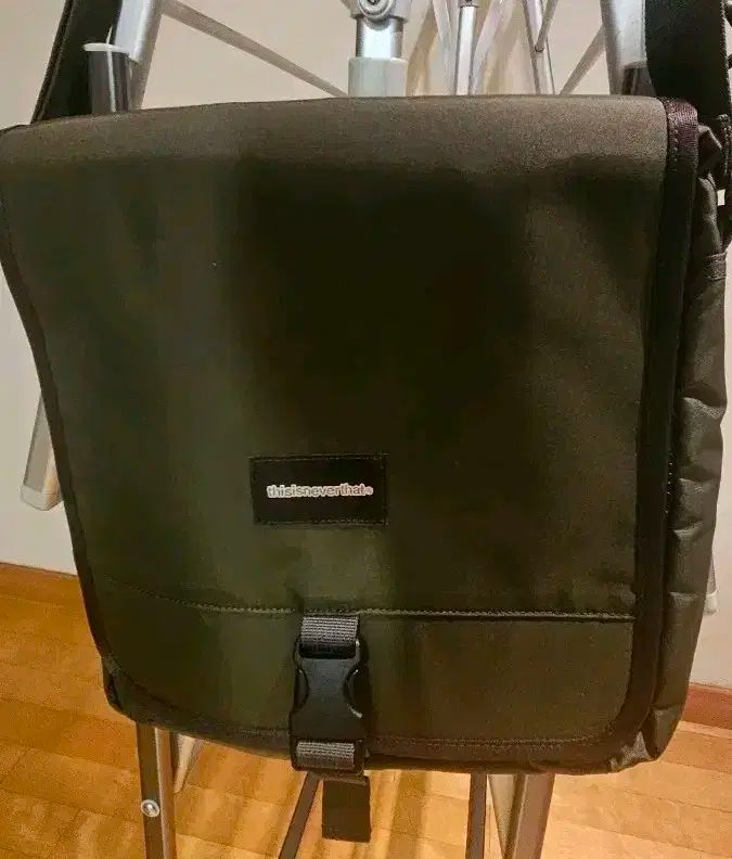 メッセンジャーバッグ オリーブ
