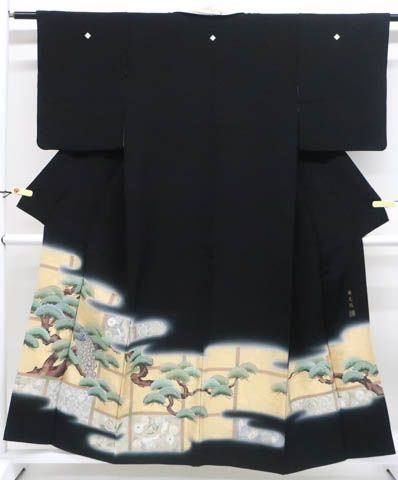 【着物】黒留袖 五つ紋 比翼仕立 寿光織 金糸 松・尾長鳥文 身丈約157cm 裄丈約59.5cm 25z06-3279 一輝堂】【着物】黒留袖 五つ紋 比翼仕立 寿光織 金糸 松・尾長鳥文