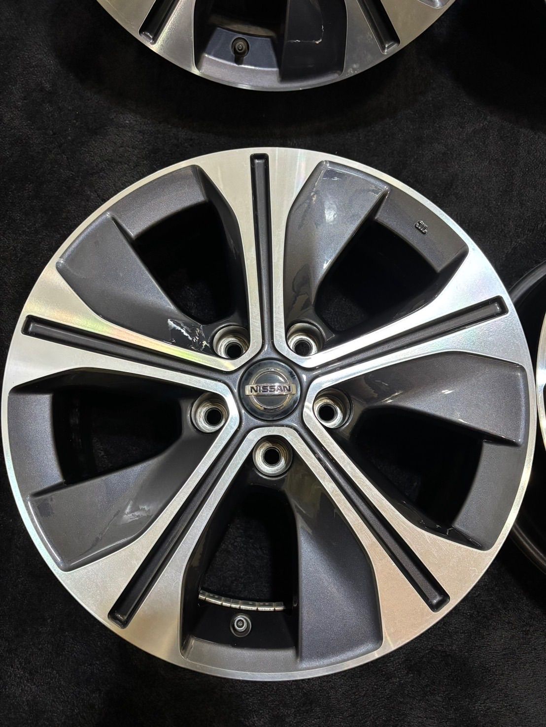 ニッサン純正KICKS用アルミホイ－ル&サマ－タイヤ 4本セット