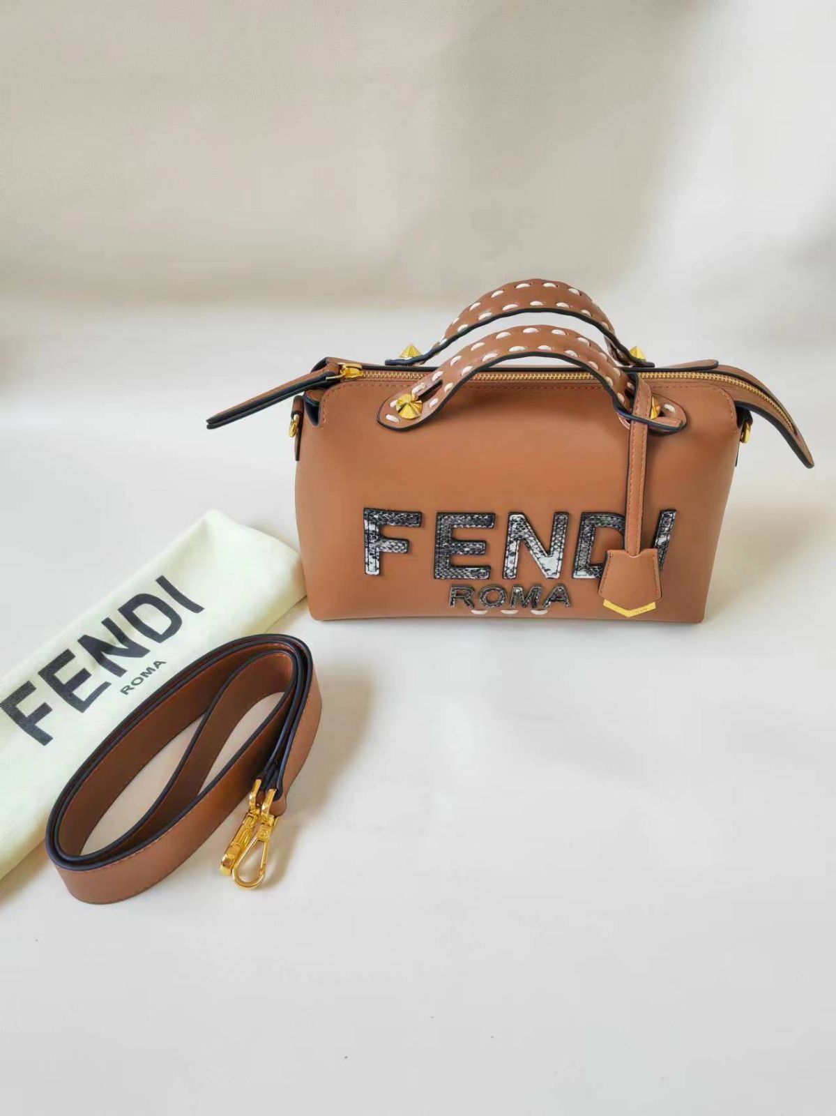 FENDI フェンディ バイザウェイ ミディアム パイソン 2WAY