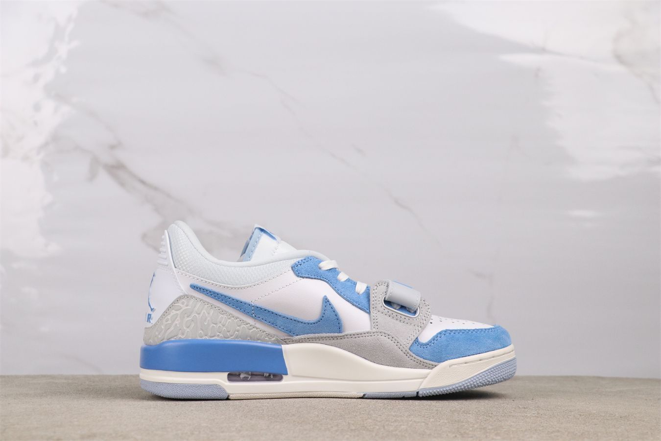 シューズ(男性用) NIKE AIR JORDAN LEGACY312 LOW PALE BLUE Jordan Legacy 312 Low Military Blue for Sale | Authenticity
