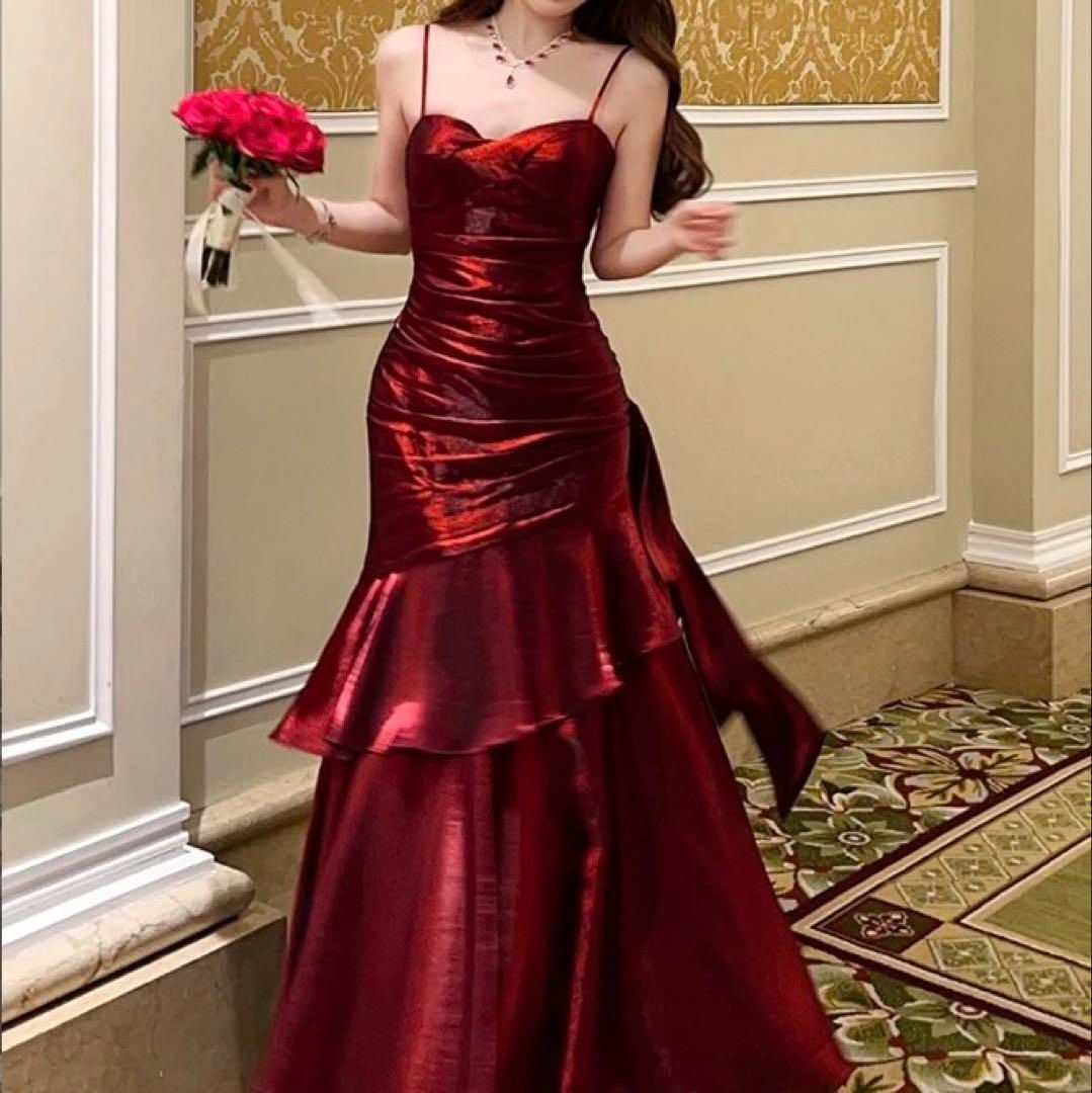 花柄生地に光沢感あるスカートが美しい イブニングドレス ピンクカラーの花柄ジャガード生地が高級感のある可愛らしさを