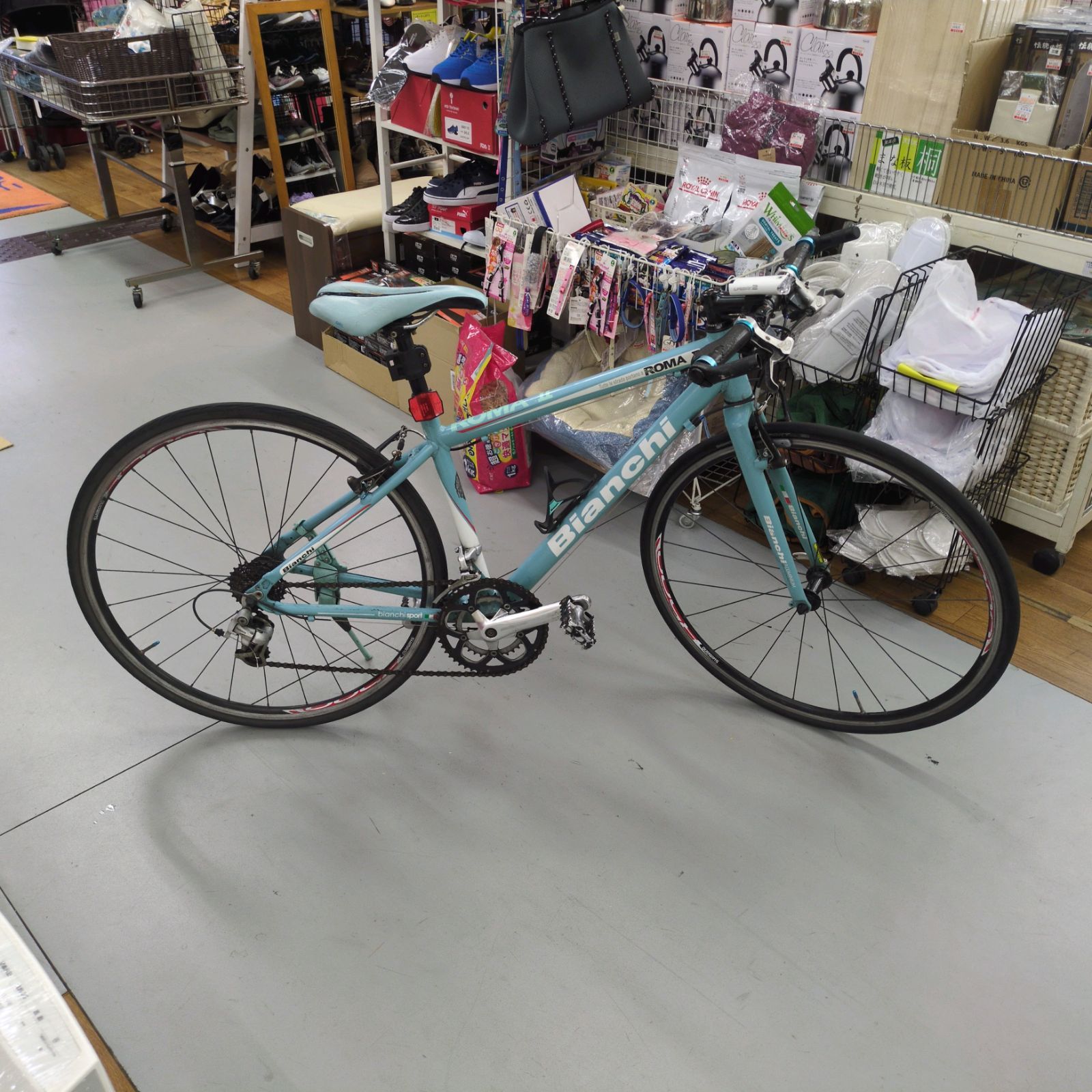 J001 ★それなりの使用感有り★クロスバイク★Bianchi★ROMA2★2✕8段★700✕25C めだ様引き取り専用J001 ☆それなりの使用感有り☆クロスバイク