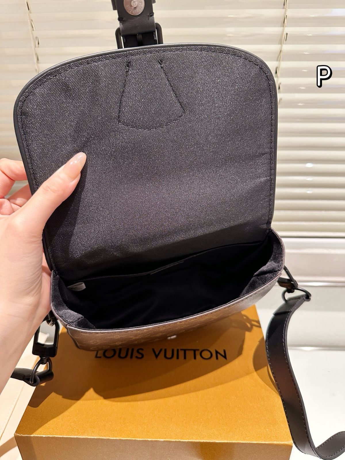 今日特価】LV ディストリクト PM モノグラムショルダーバッグ