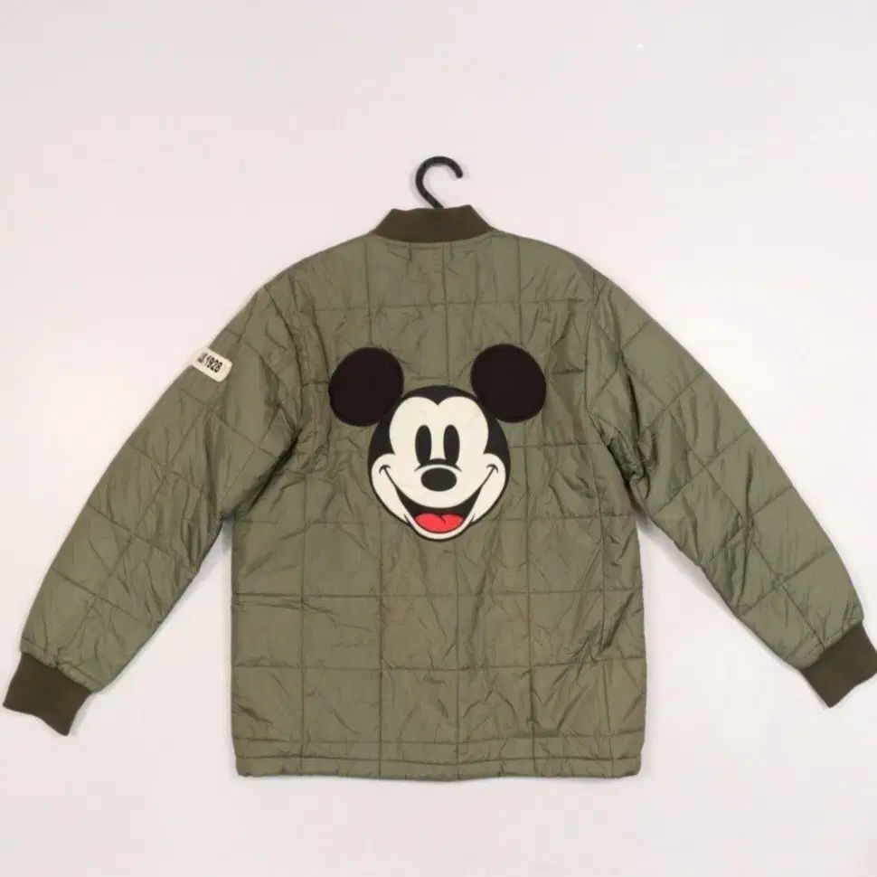 M Disney ディズニー ミッキーマウス ビッグロゴ キルティングジャケット 594