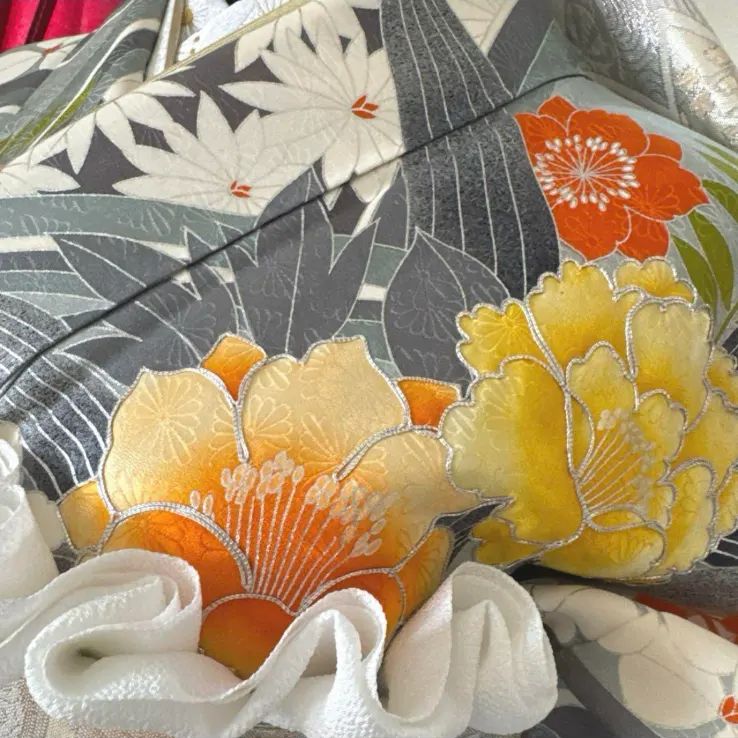 豪華振袖フルセット(7点)・古典柄・銀駒刺繍・薔薇・牡丹・花菱