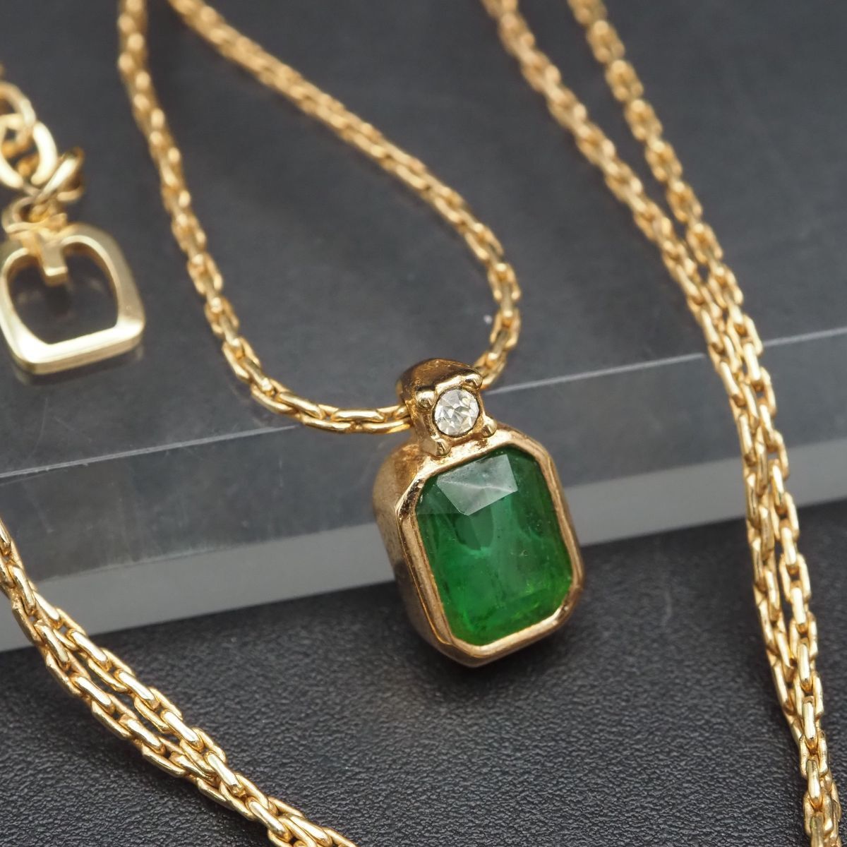 天然ダイヤモンドピアス 1.019ct&1.022ct 中宝鑑定(ソーティング) 中央