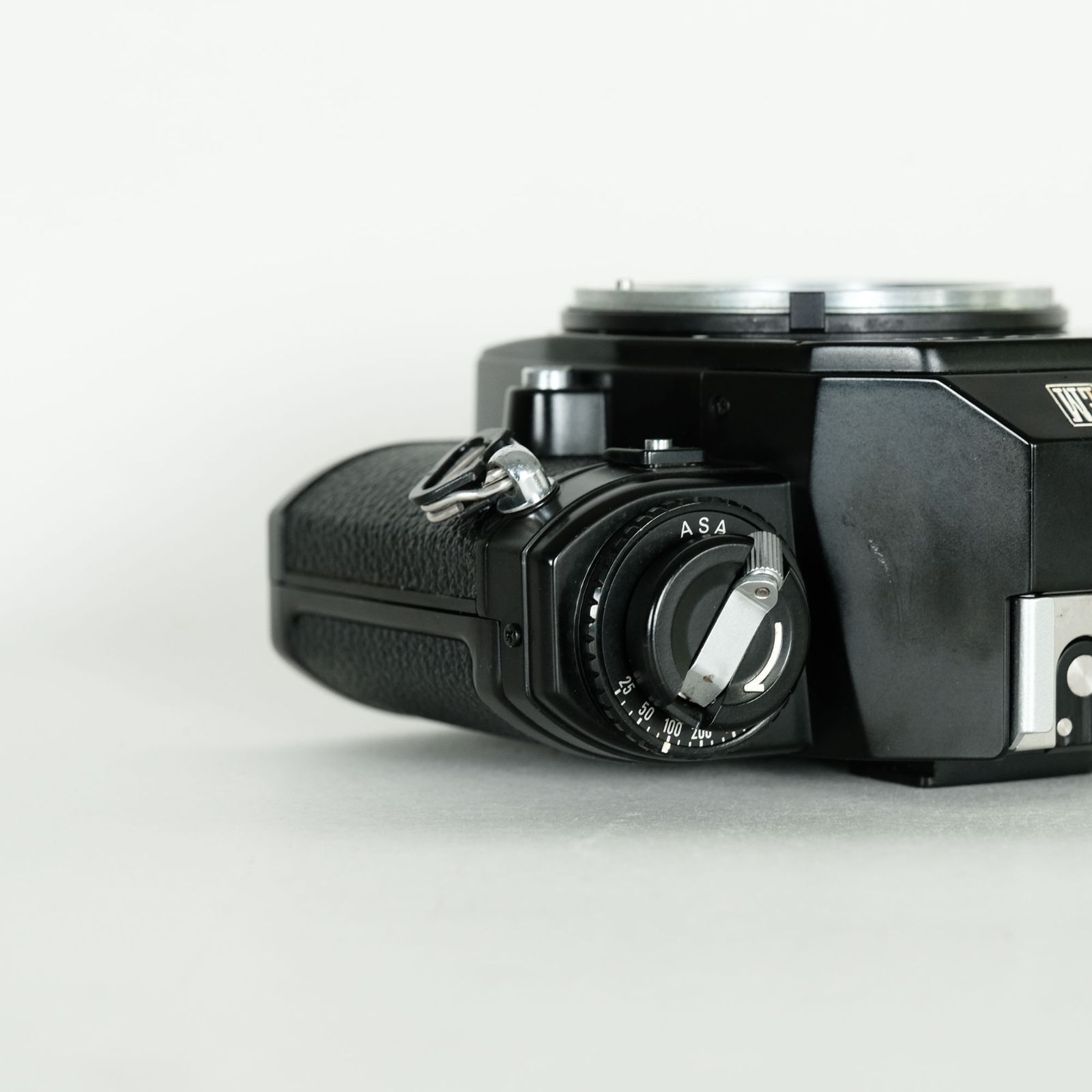 【中古】Nikon EM + 50mm F1.4 レンズ付き 動作品 良品] Nikon EM + Ai Nikkor 50mm F1.4 / フィルムカメラ・レンズ
