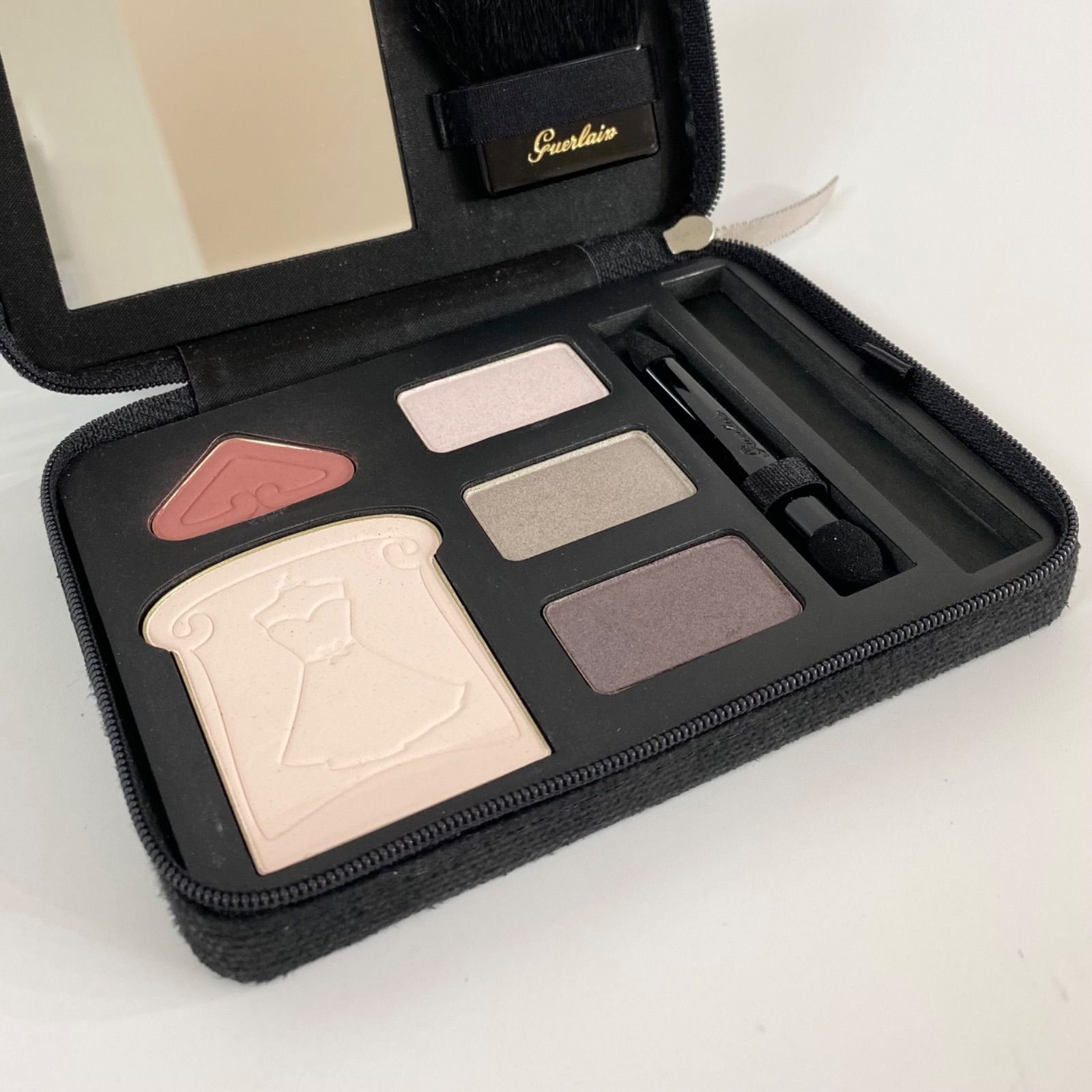 ◼️GUERLAIN◼️✨限定品✨ラプティット ローブ ノワール メイク