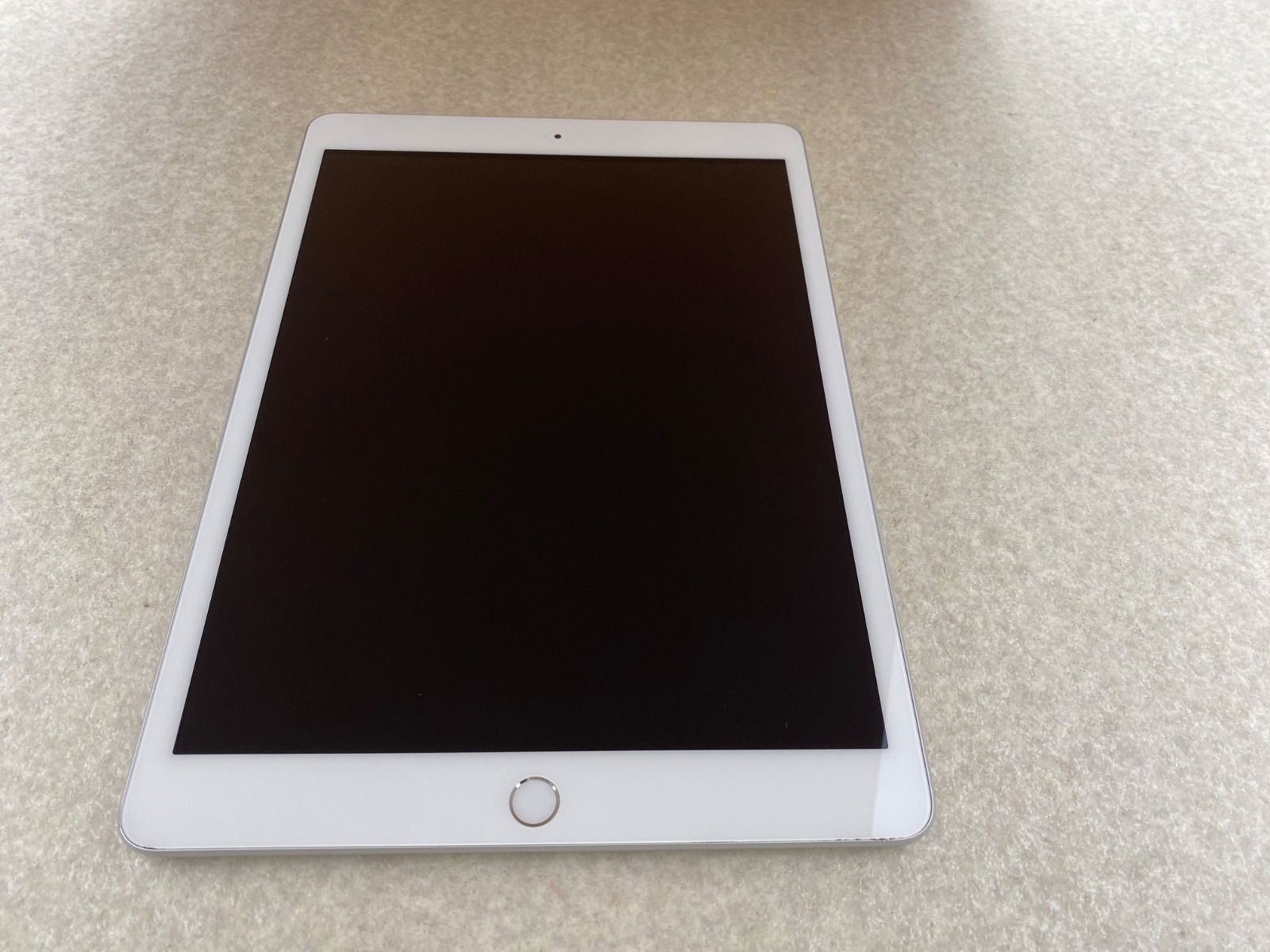 バッテリー92%】iPad 良い 第7世代 32GB Wi-Fiモデル A2197 MW752 アク