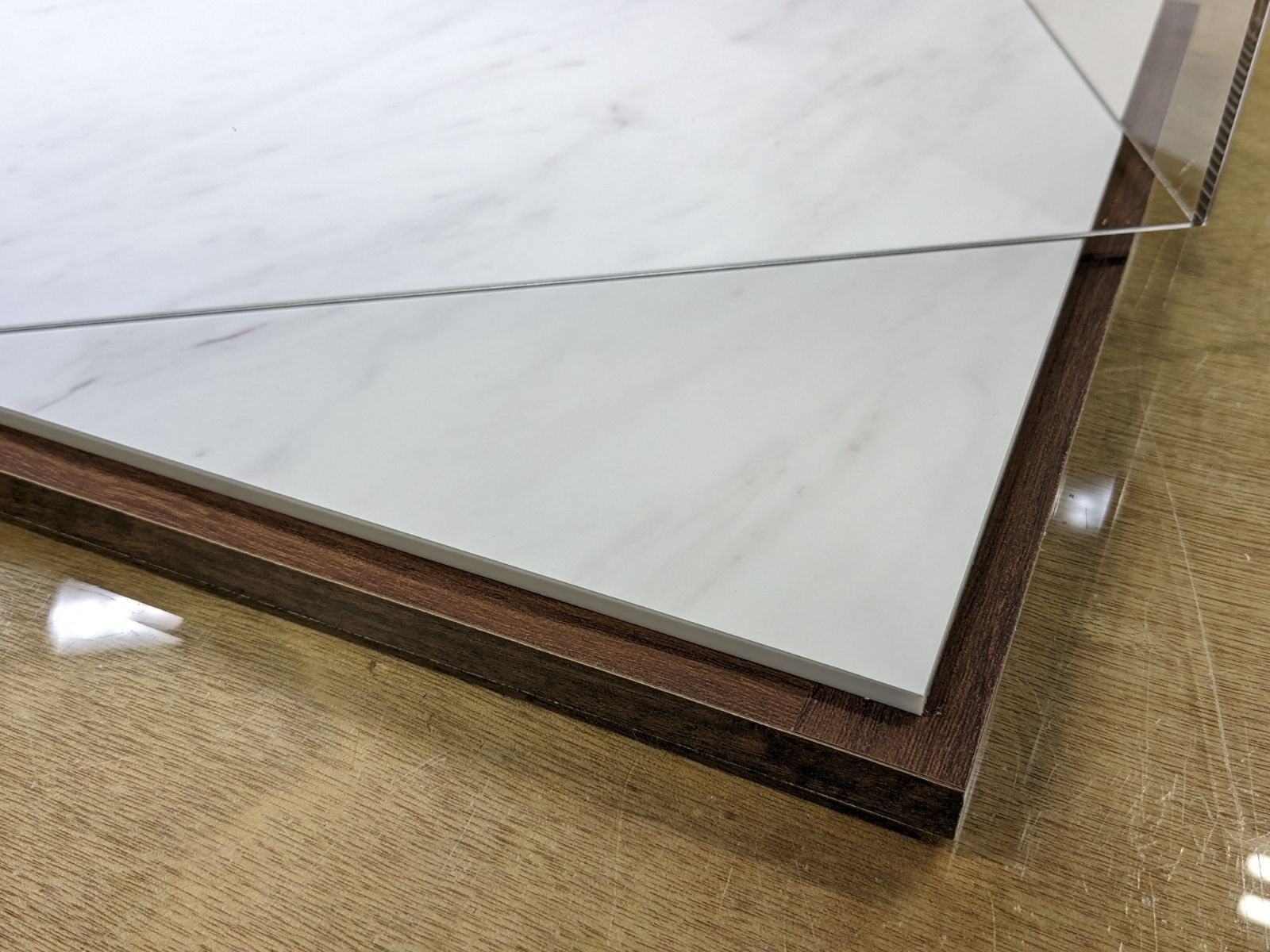 アクリルショーケース 茶色木目仕様 - メルカリ