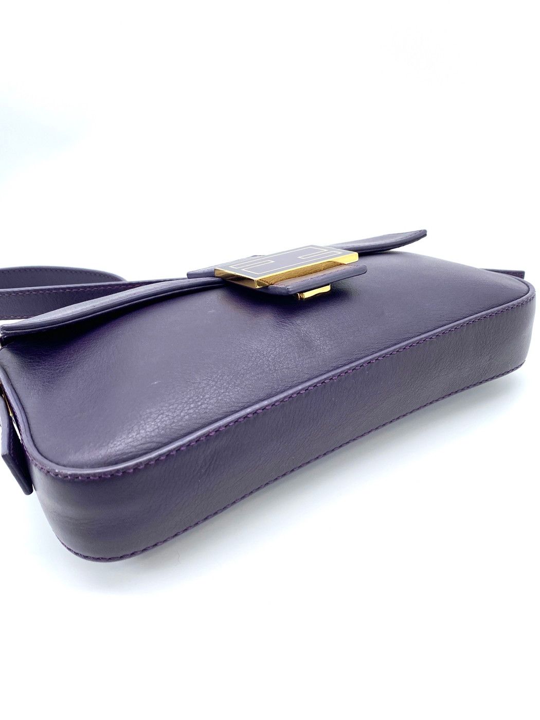 FENDI マンマバケット ショルダーバッグ パープル 紫 9396 FENDI フェンディ マンマバケット ショルダーバッグ レザー