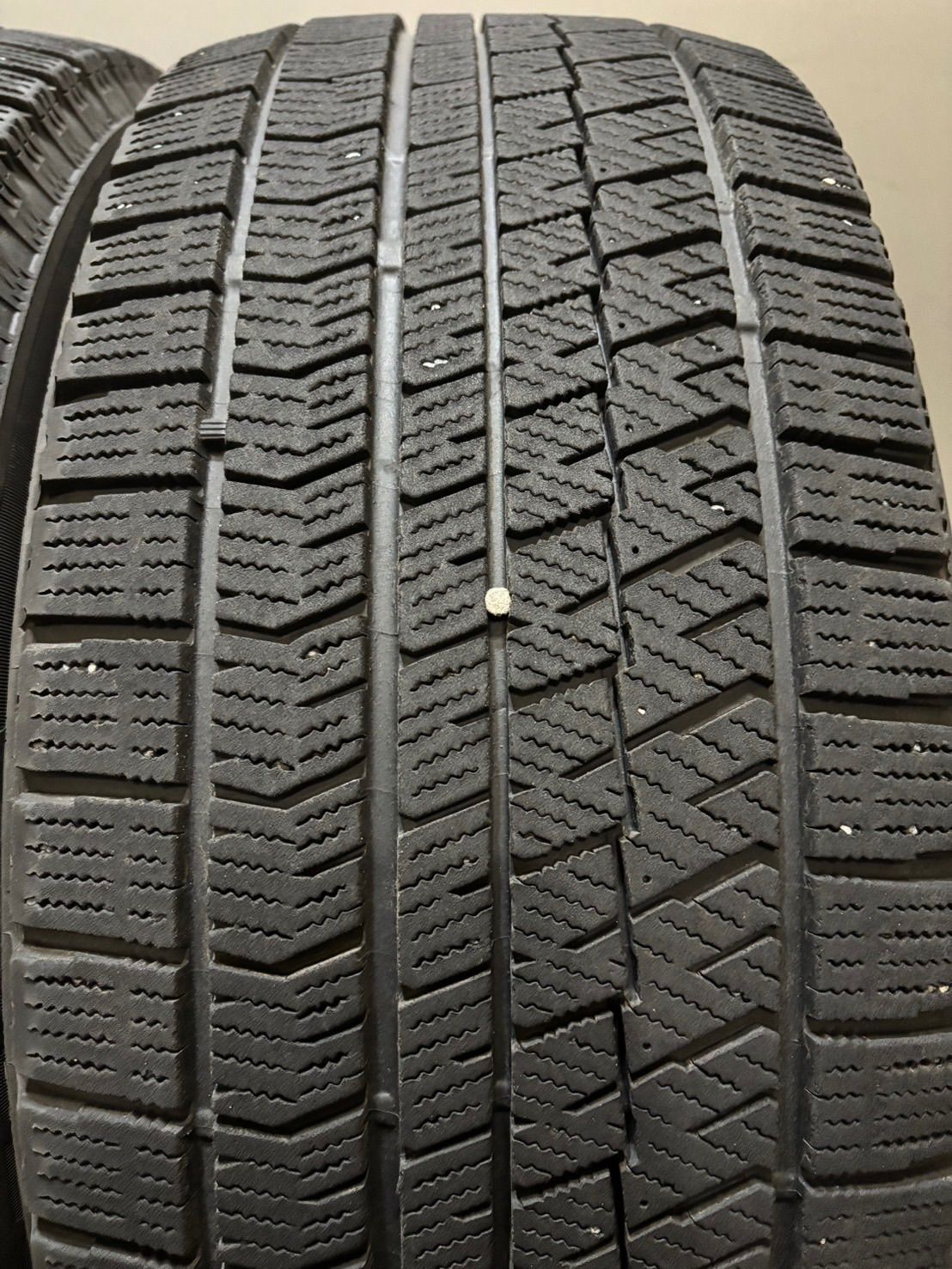 225 55R17 BRIDGESTONE VRX2 21年製 スタッドレス 4本 ブリザック アルファード ヴェルファイア XV フォレスター 南6-K340