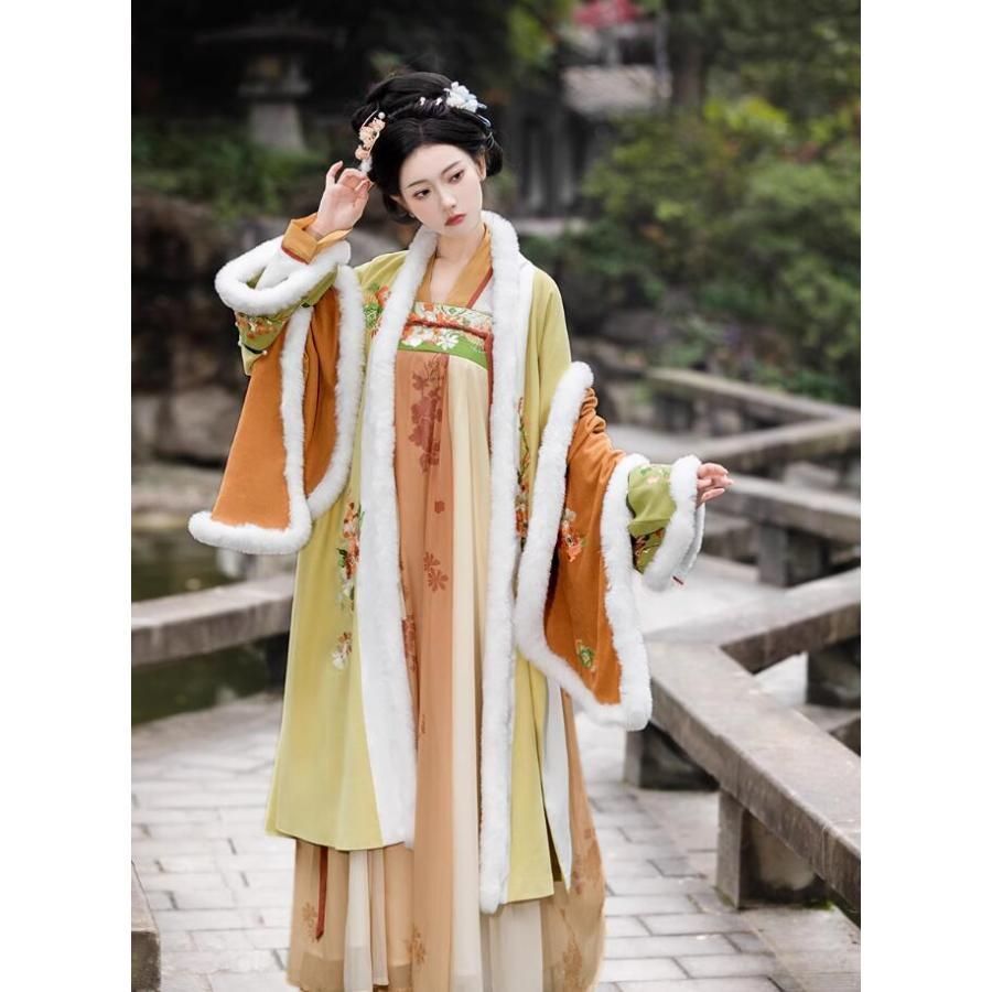 高品質 文化祭 唐朝漢服 レディースマント 唐装漢服ワンピース 秋冬 漢服ファー付きマント 花柄刺繍 ロング丈ケープ 優雅なチャイナ服 コスプレ衣装 BJ0924ML03 ハロウィン