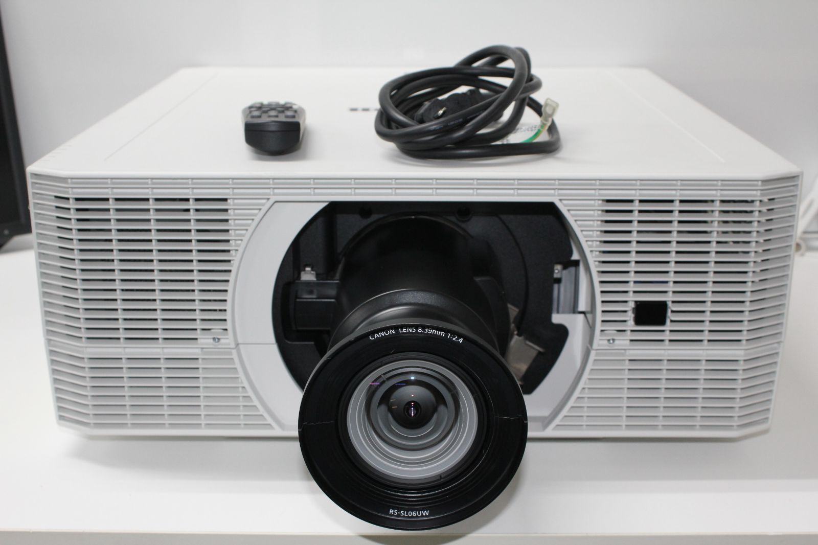 Canon WUX5800 プロジェクター 天井用マウント付き ⑤