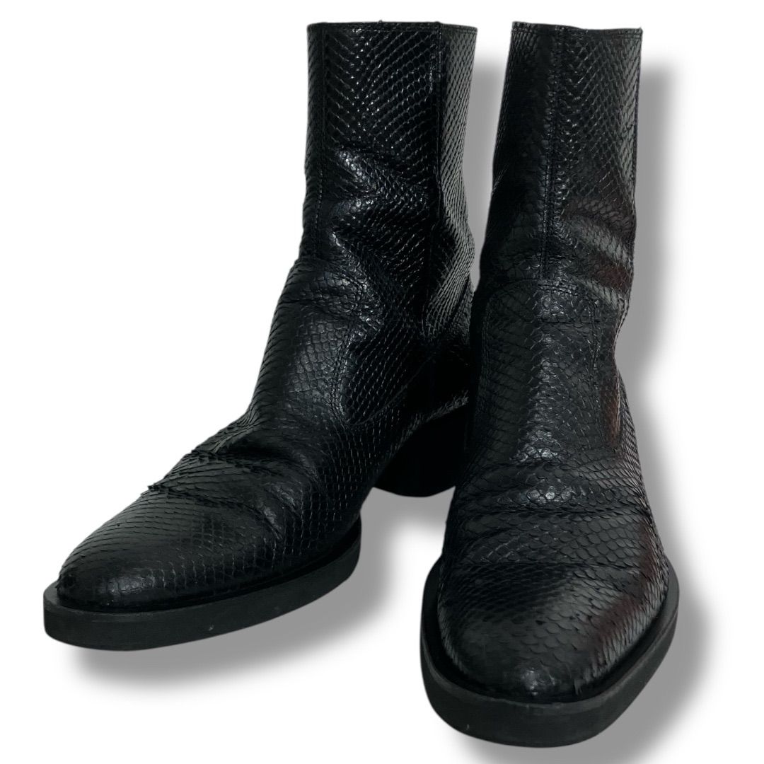 NO ID. ノーアイディー バックジップパイソン型押しヒールブーツ