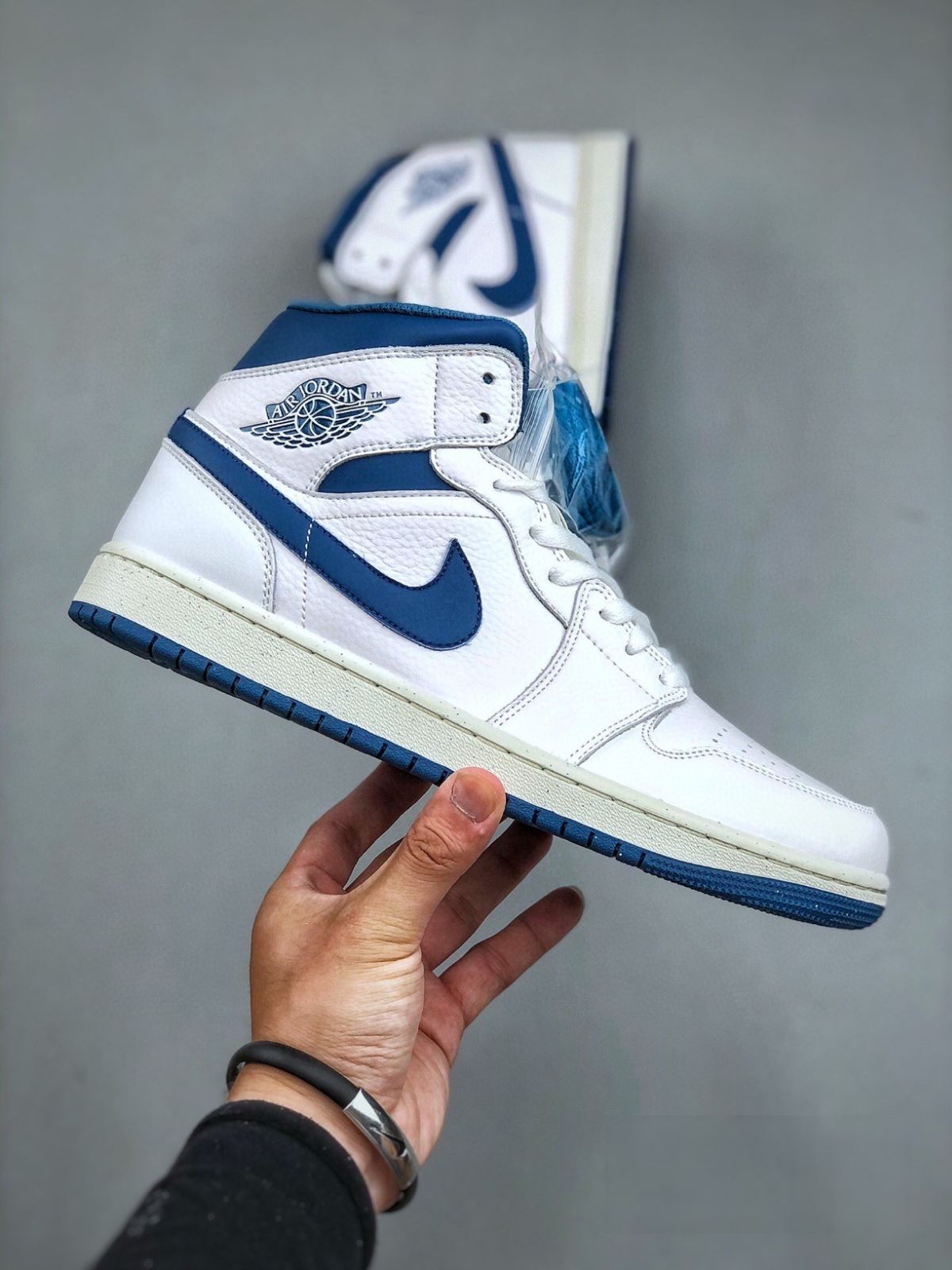 新品未使用 JORDAN スニーカー お値下げしました??即購入新品箱付?? ナイキ スニーカー Air