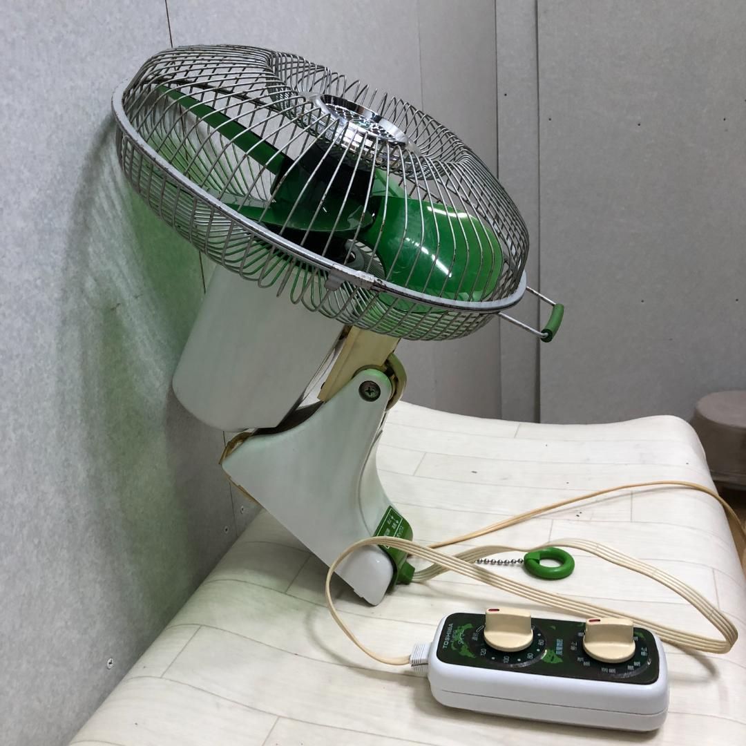 【昭和レトロ】扇風機　特殊扇　壁掛扇　F-451G 昭和56年　250608-3 昭和レトロ】扇風機 特殊扇 壁掛扇 F-451G 1981年 昭和56年 東芝