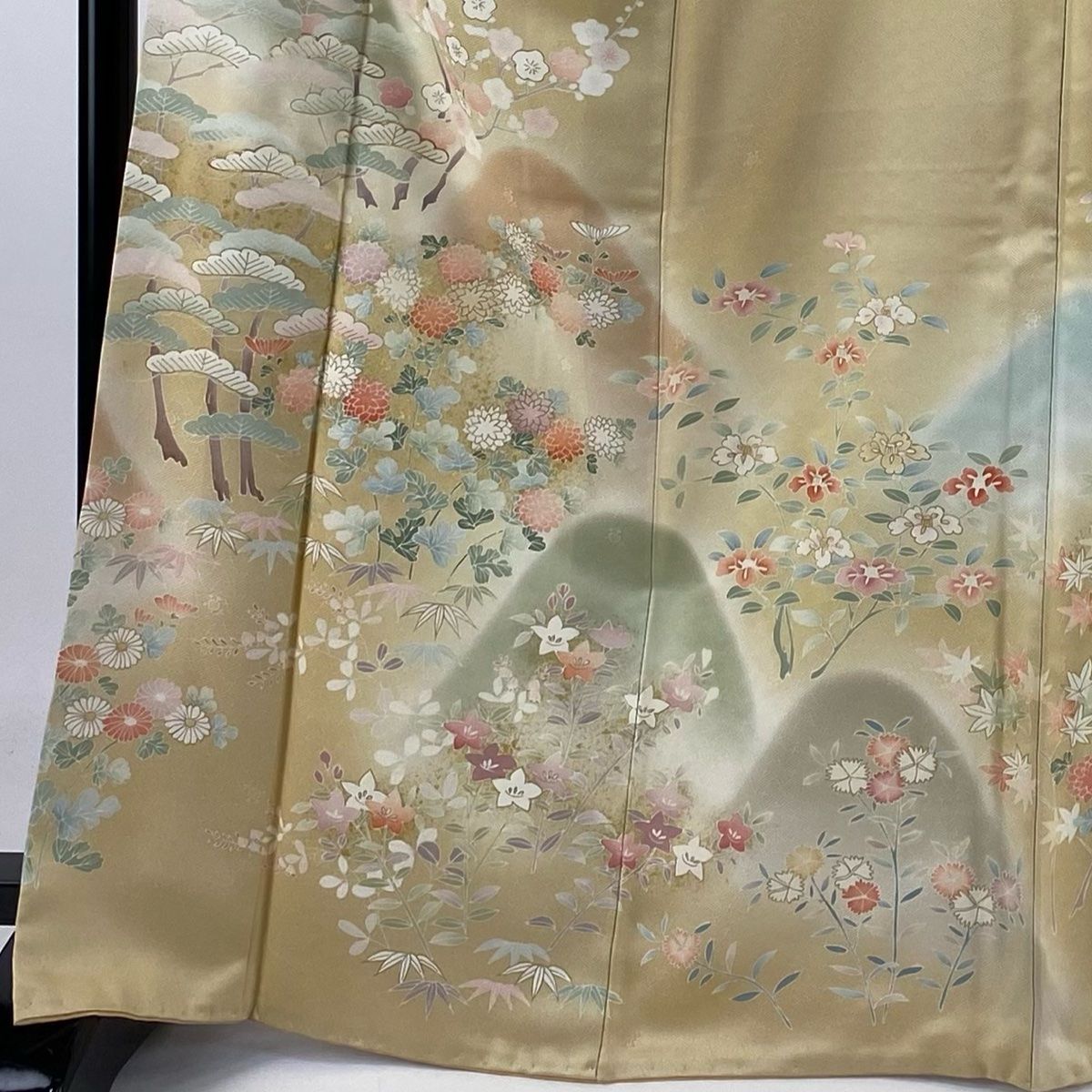 訪問着 身丈167.5cm 裄丈66cm M 袷 松竹梅 菊 金糸 金彩 ベージュ 正絹 秀品