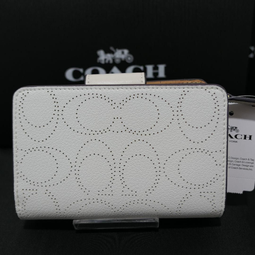 新品 Coach コーチ 二つ折り財布 レディース チョーク C4768 - メルカリ