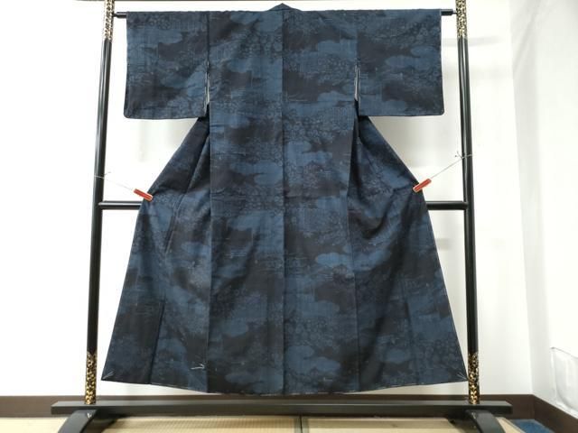 平和屋着物○本場結城紬 重要無形文化財 100亀甲 花唐草文 正絹