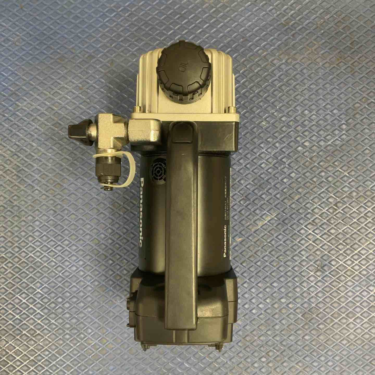 Panasonic コードレス真空ポンプ