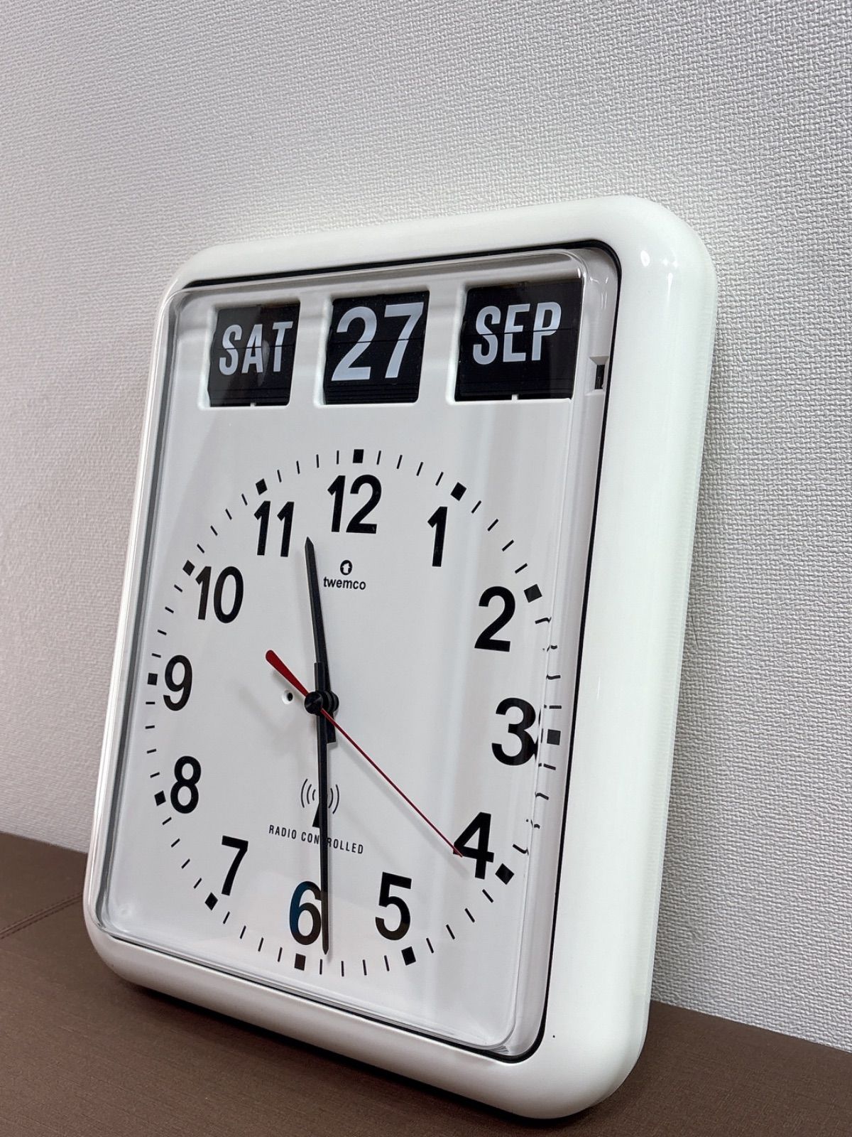 TWENCO|トゥエンコ|パタパタ電波時計 RC-12ホワイト