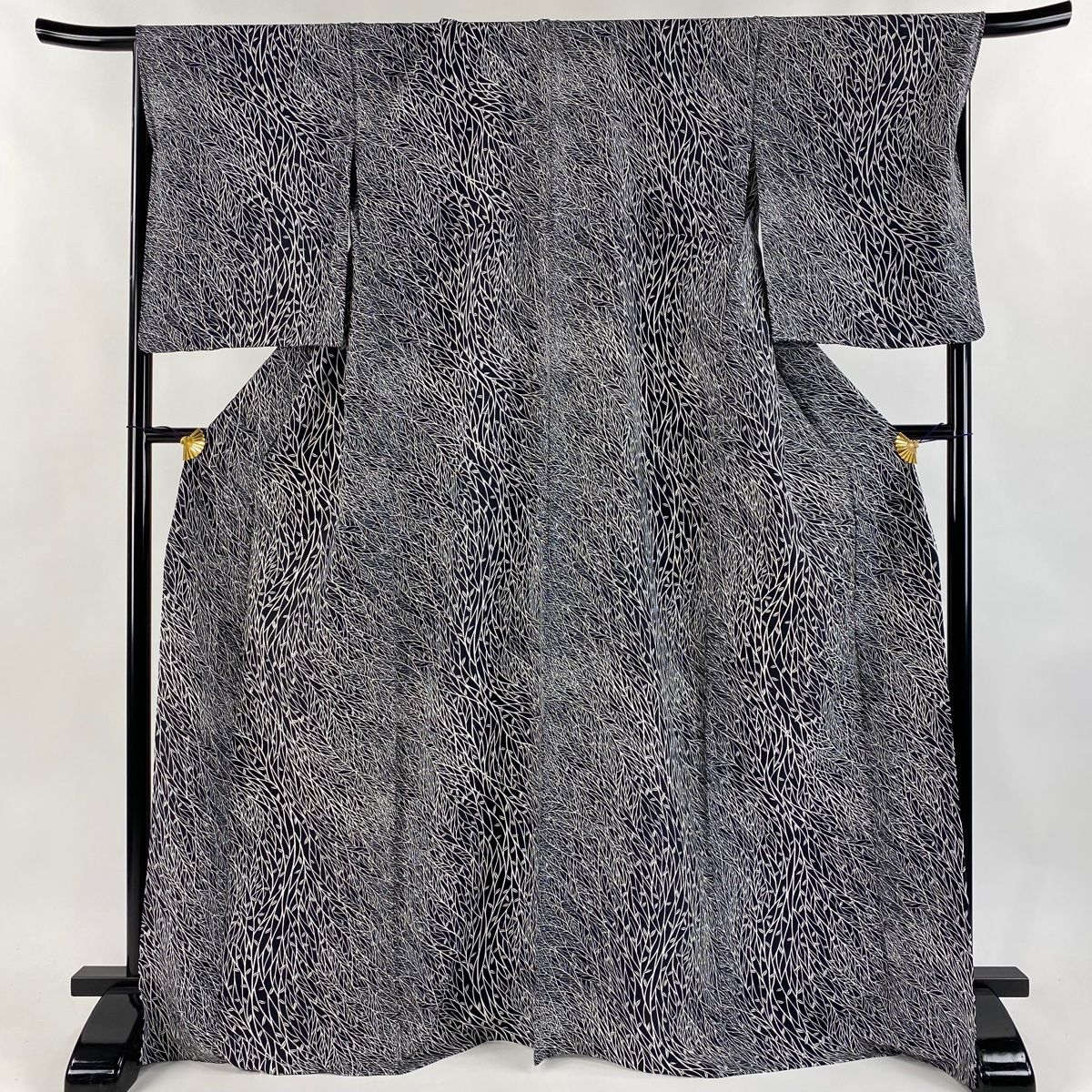 小紋 身丈169cm 裄丈70.5cm L 単衣 枝葉 黒 正絹