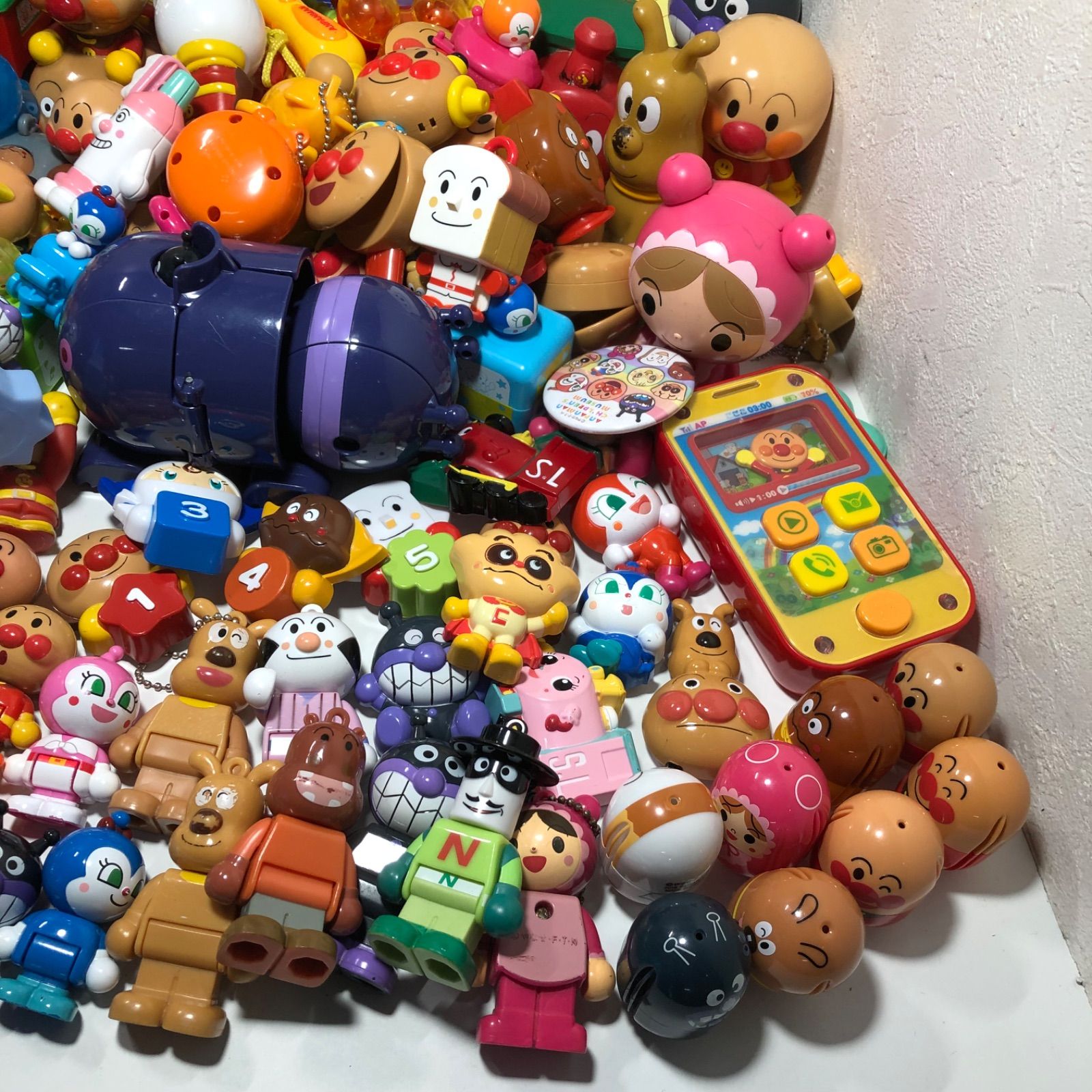 ☆アンパンマン グッズ おもちゃ 大量 208点 まとめ売り おでかけ