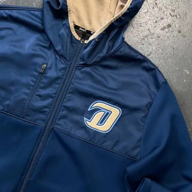 100 NCダイノス 選手用支給用 フードジップアップ