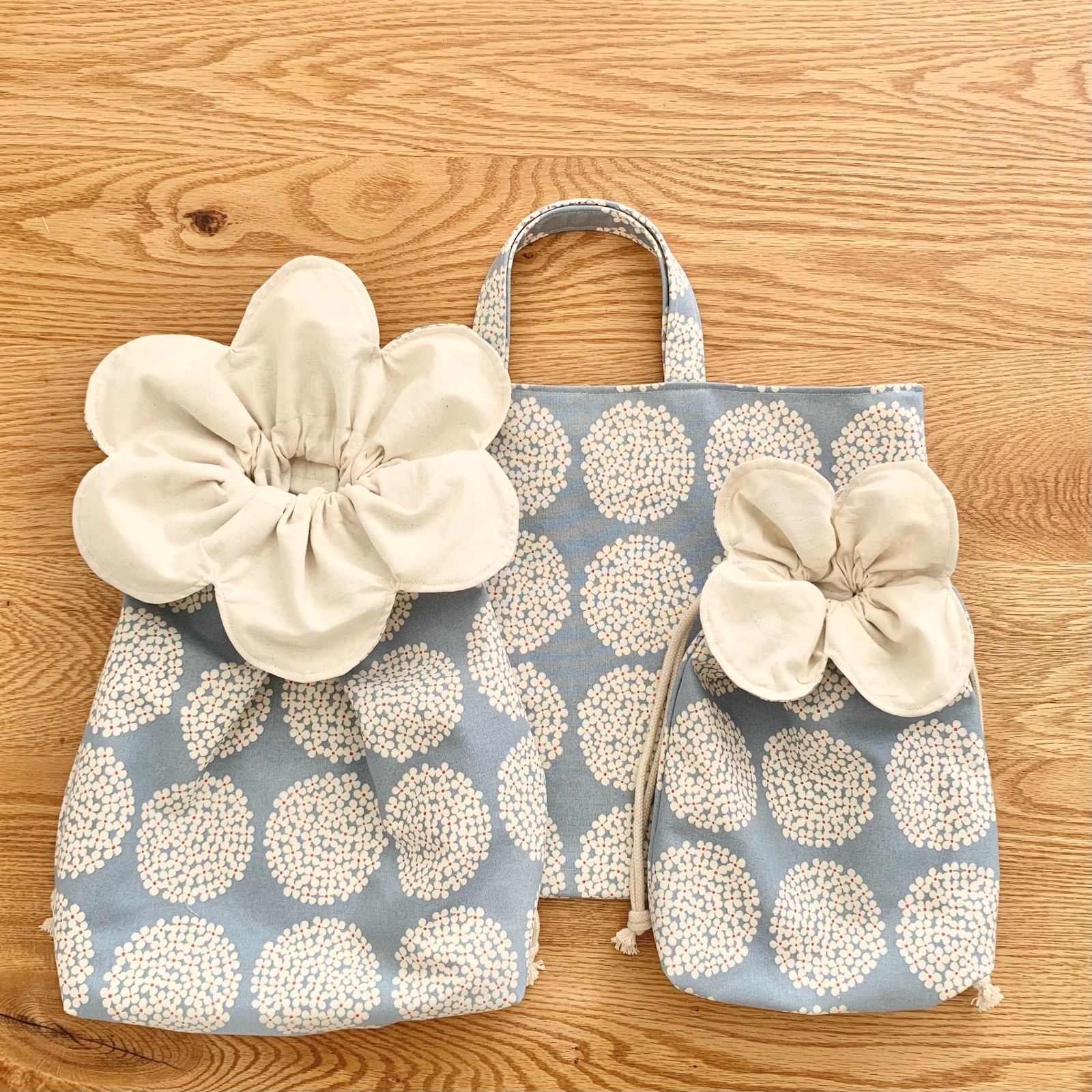 【新品 タグ付き】ファミリア　舟形ポシェット　赤チェック柄　XF　クマ　リンゴ タグ付き ファミリア 舟形ポシェット 赤チェック柄 XF クマ リンゴ