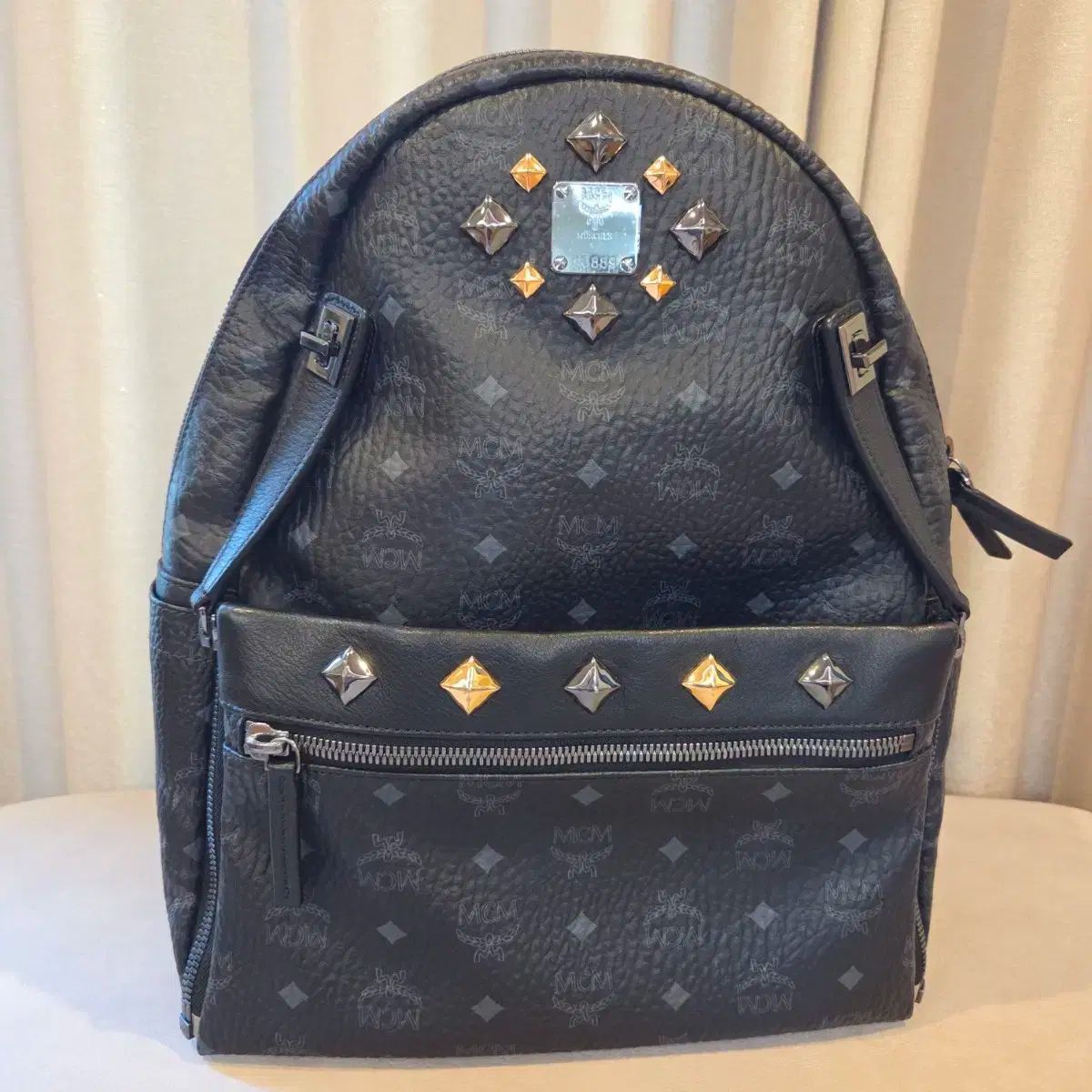 MCM ブラック・ビセトス スタッド リュック リュックサック mcm リュック