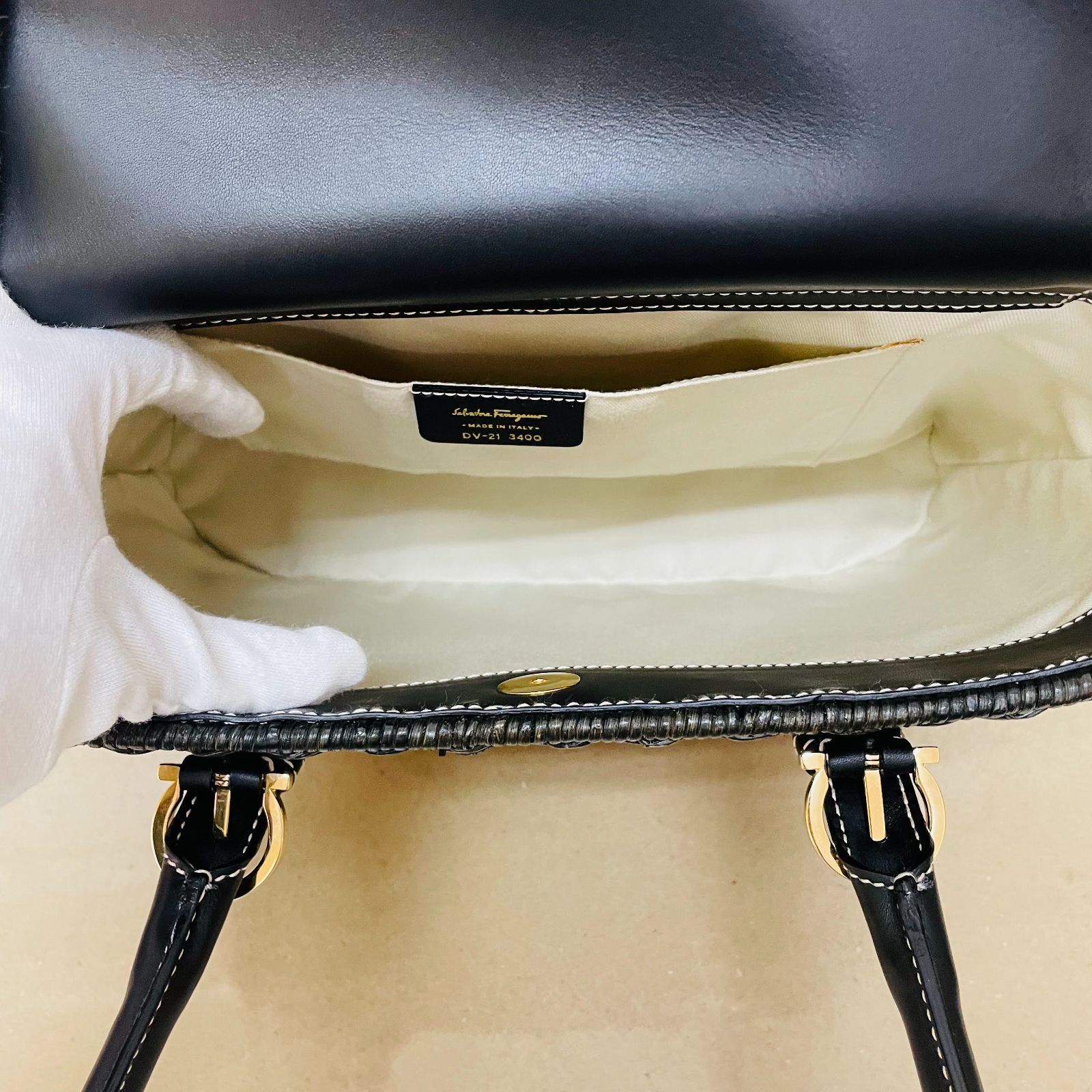Salvatore Ferragamo サルヴァトーレフェラガモ ガンチーニ ストロー 