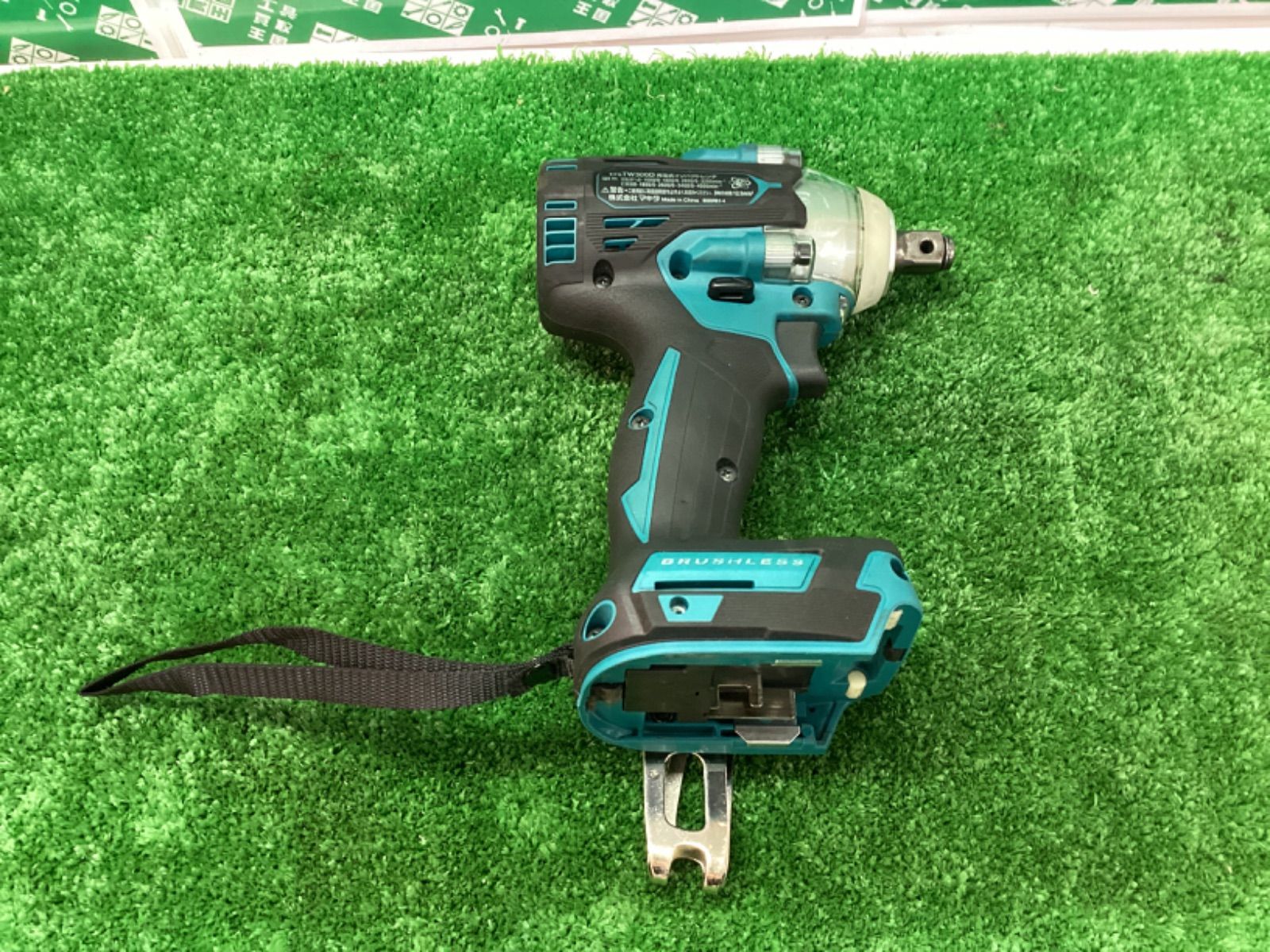 美品！！ マキタ 18V 充電式インパクトレンチ 本体のみ TW300D 