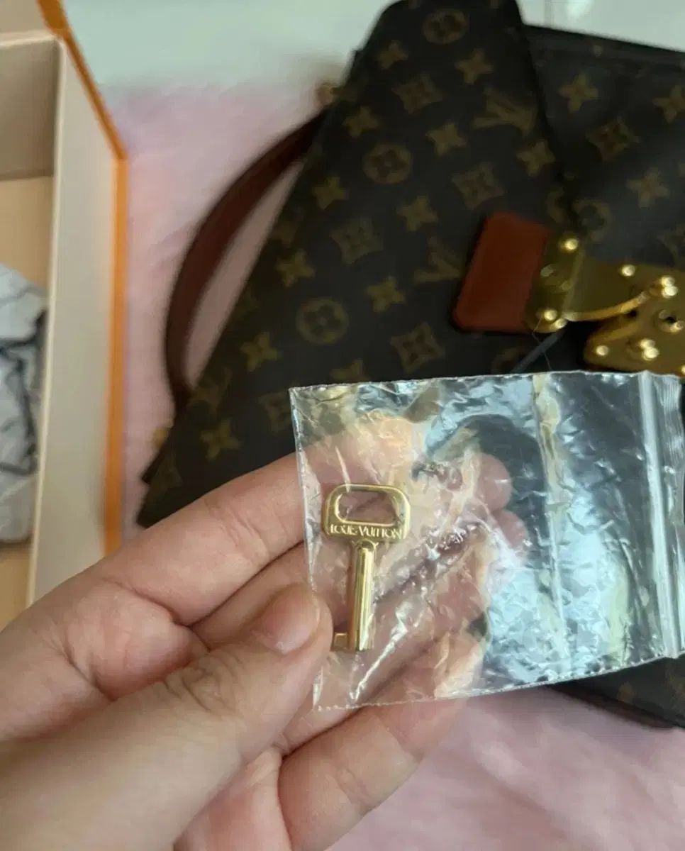 Vuitton ルイヴィトン